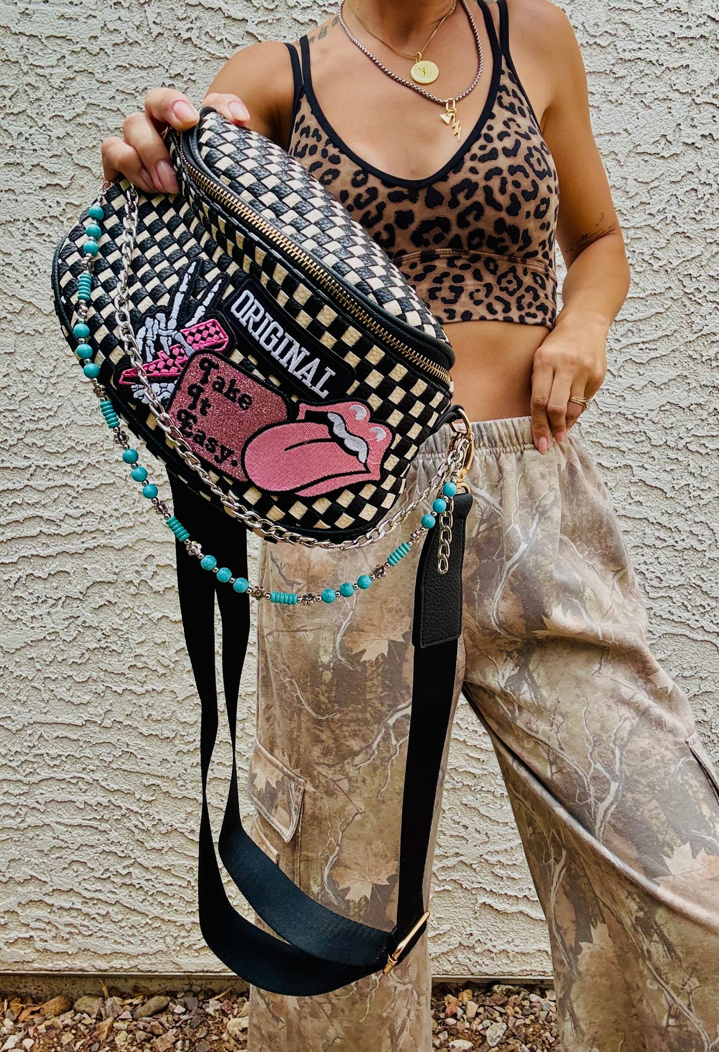AUGBAG- take it easyOG handmade beaded chains rock skeleton hand with bolt pink vibes 3 + PHOENIX BAG black checkered