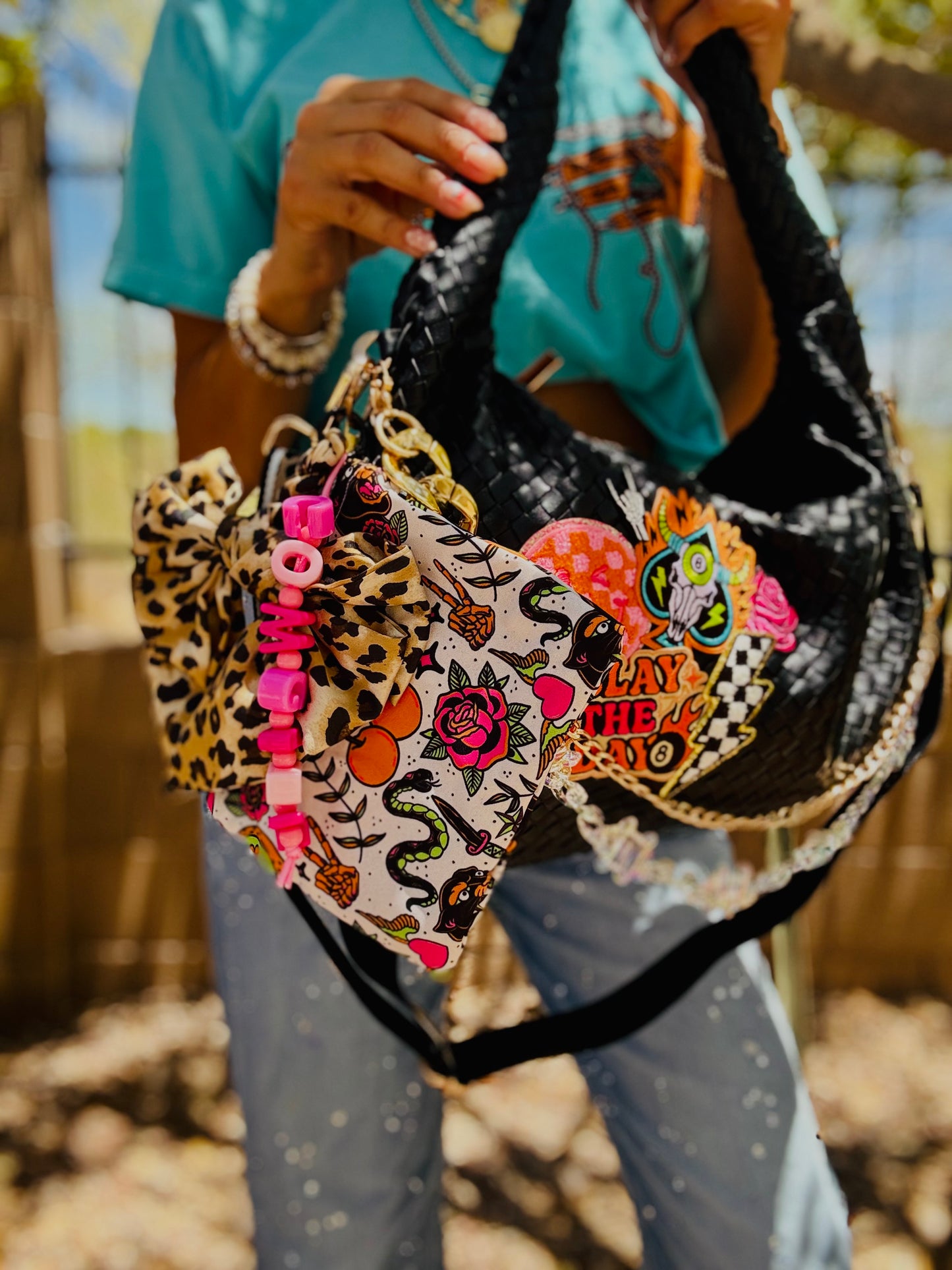 SAT- SLAY THE DAY+* YUMA BAG with extra color strap 2 straps included 3 ways to wear