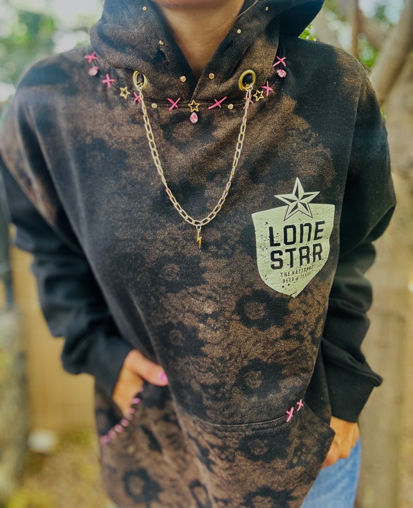 CD- NECKLACE Hoodie 9+ Men’s unisex size LARGE+ Cut off bottom band hem
