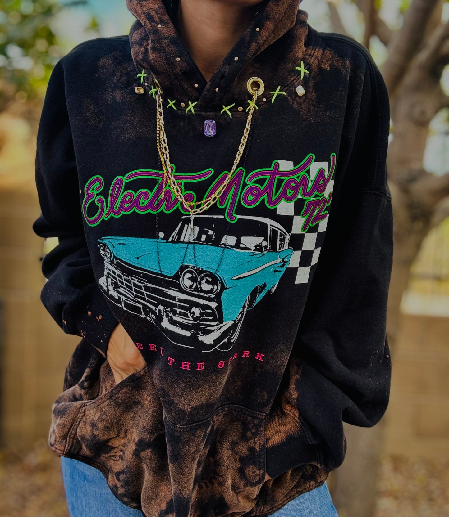 CD- NECKLACE HOODIE RETRO MOTORS BABE  - lace vintage wash+ Men’s unisex size LARGE FITS LARGE TO XL with the Cut off bottom band hem