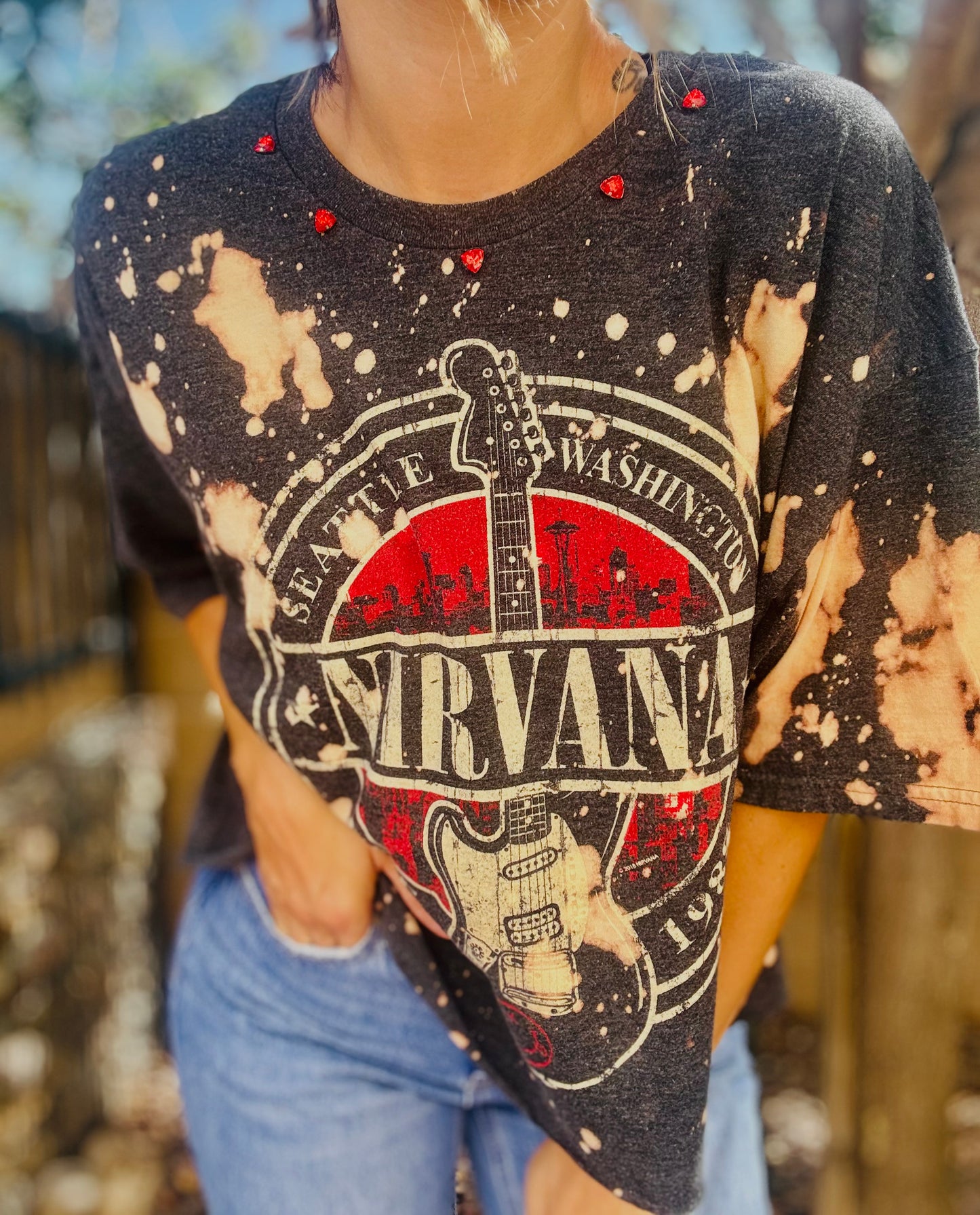 TEE-rhinestones vintage nirv in Nashville - DAD TEE slit back chain work rhinestones collar Medium