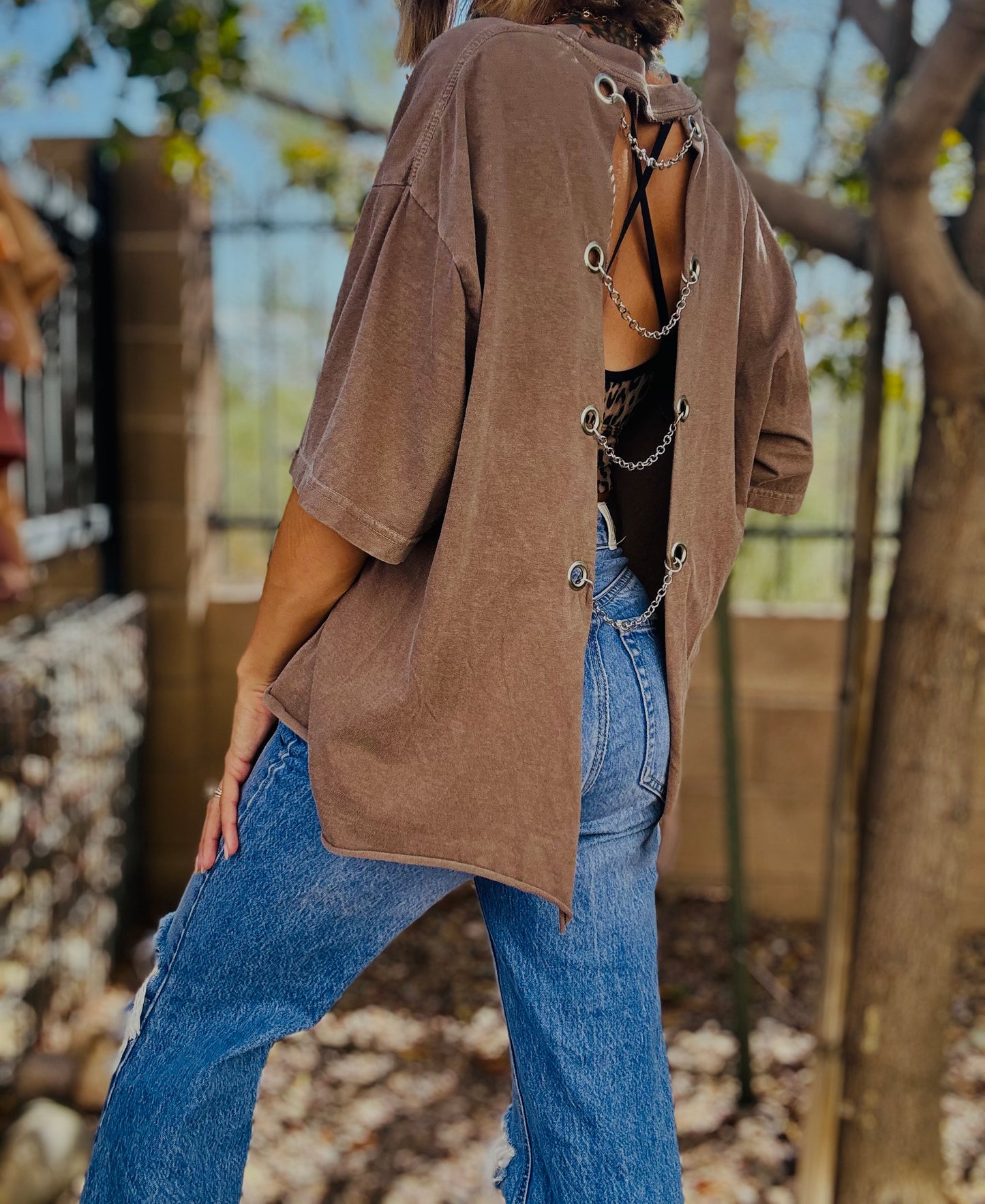 TEE-PROBLEM BAND  BEADED COLLAR VINTAGE GREY +DAD TEE XL CROPPED OPEN BACK CHAINS