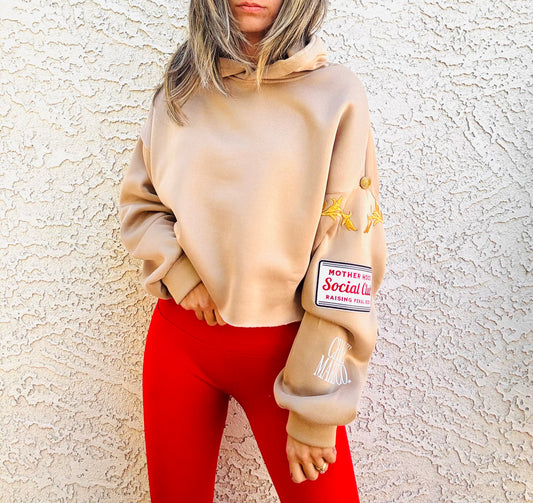 BBH-Button Betty + motherhood Social Club raising feral kids ￼