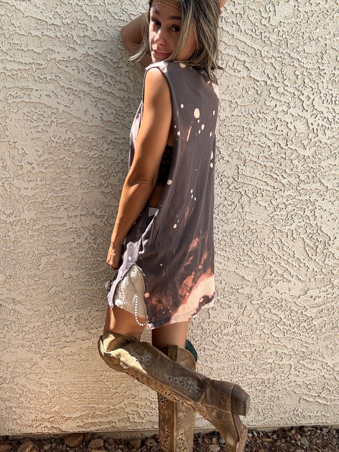 TEE-Hunting baddie - DAD TEE MENS LARGE made to wear like dress with skirt or shirts underneath fits like a S/M