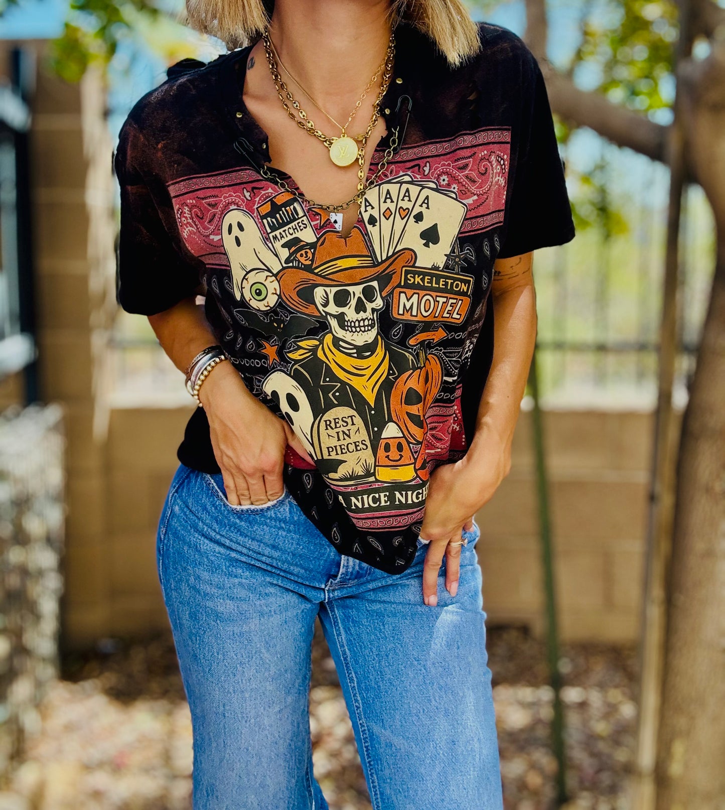 MD-cowboy skeleton- DAD TEE MEDIUM RUN SMALL