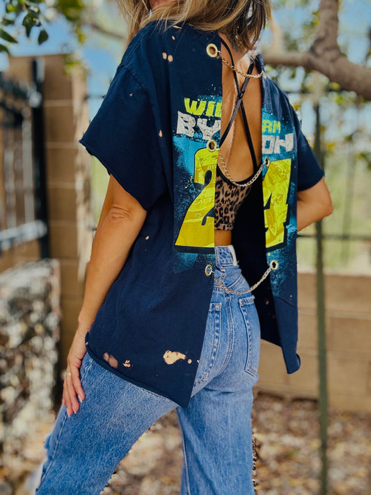 TEE- blue 24 vintage ￼+DAD TEE LARGE SPLIT BACK WITH CHAINS