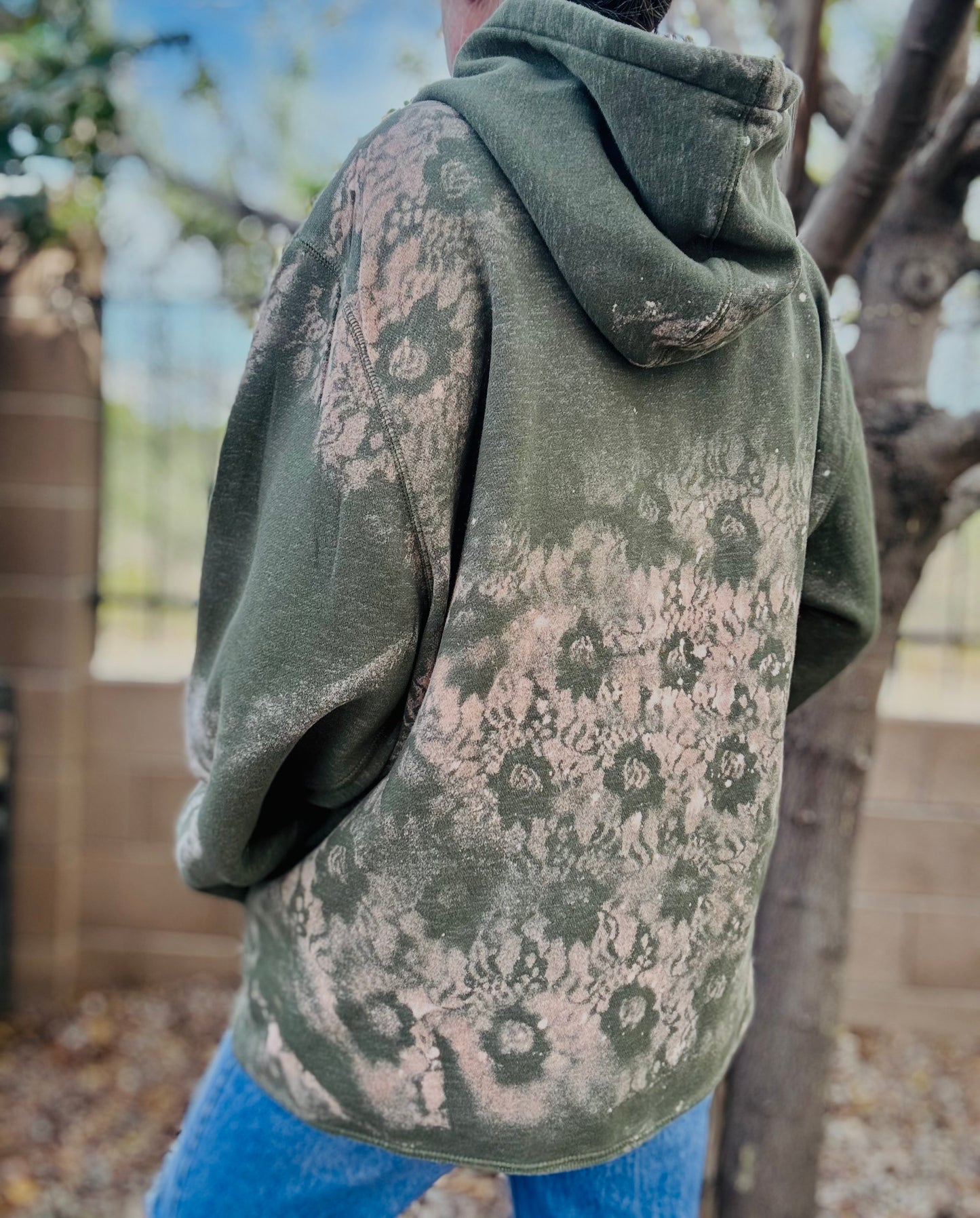 CD- NECKLACE Hoodie happy is the new rich  - lace vintage wash+ Men’s unisex size 2XL- Cut off bottom band hem