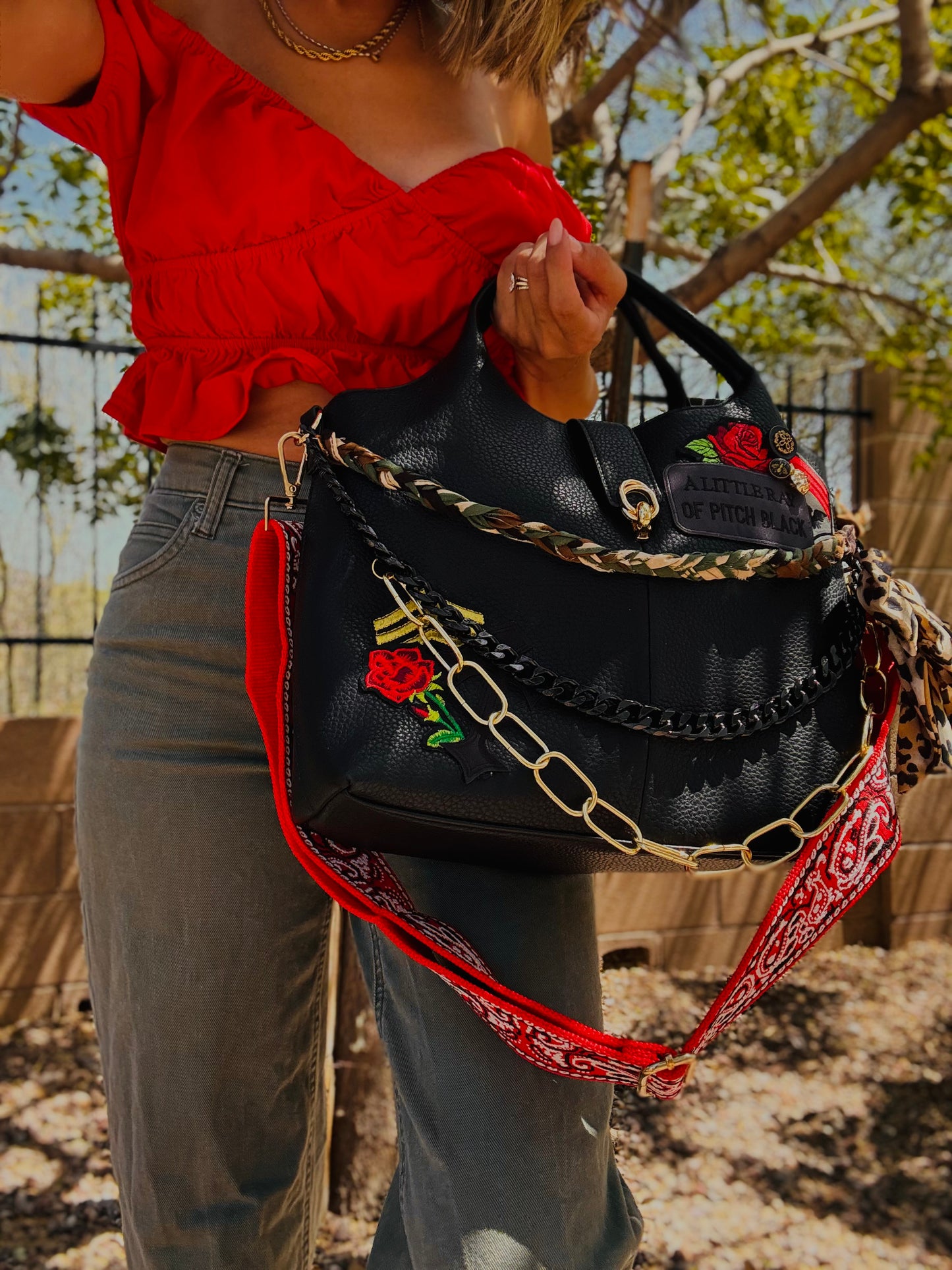 SCC- LITTLE RAY OF PITCH BLACK  +** TUCSON ￼** multi straps