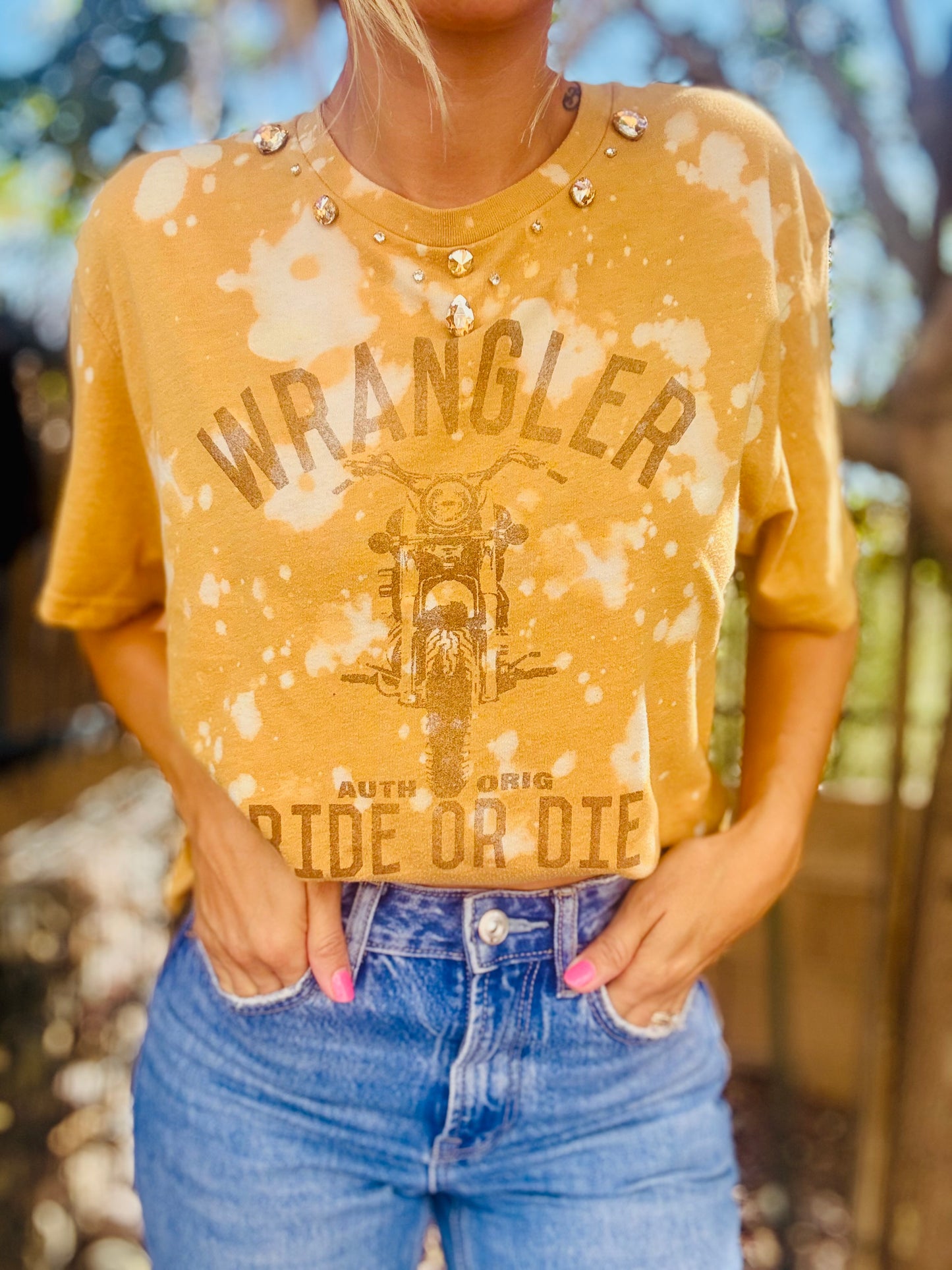 TEE-rhinestones vintage bike yellow  - DAD TEE slit 1/2 back chain work rhinestones collar LARGE cropped it’s more medium