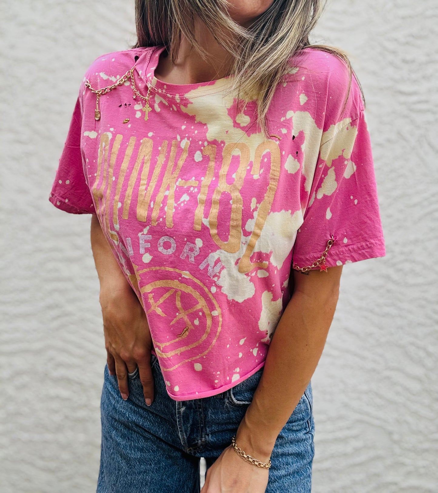 VTS-  pink bombshell band babe+ Vixen Tshirt