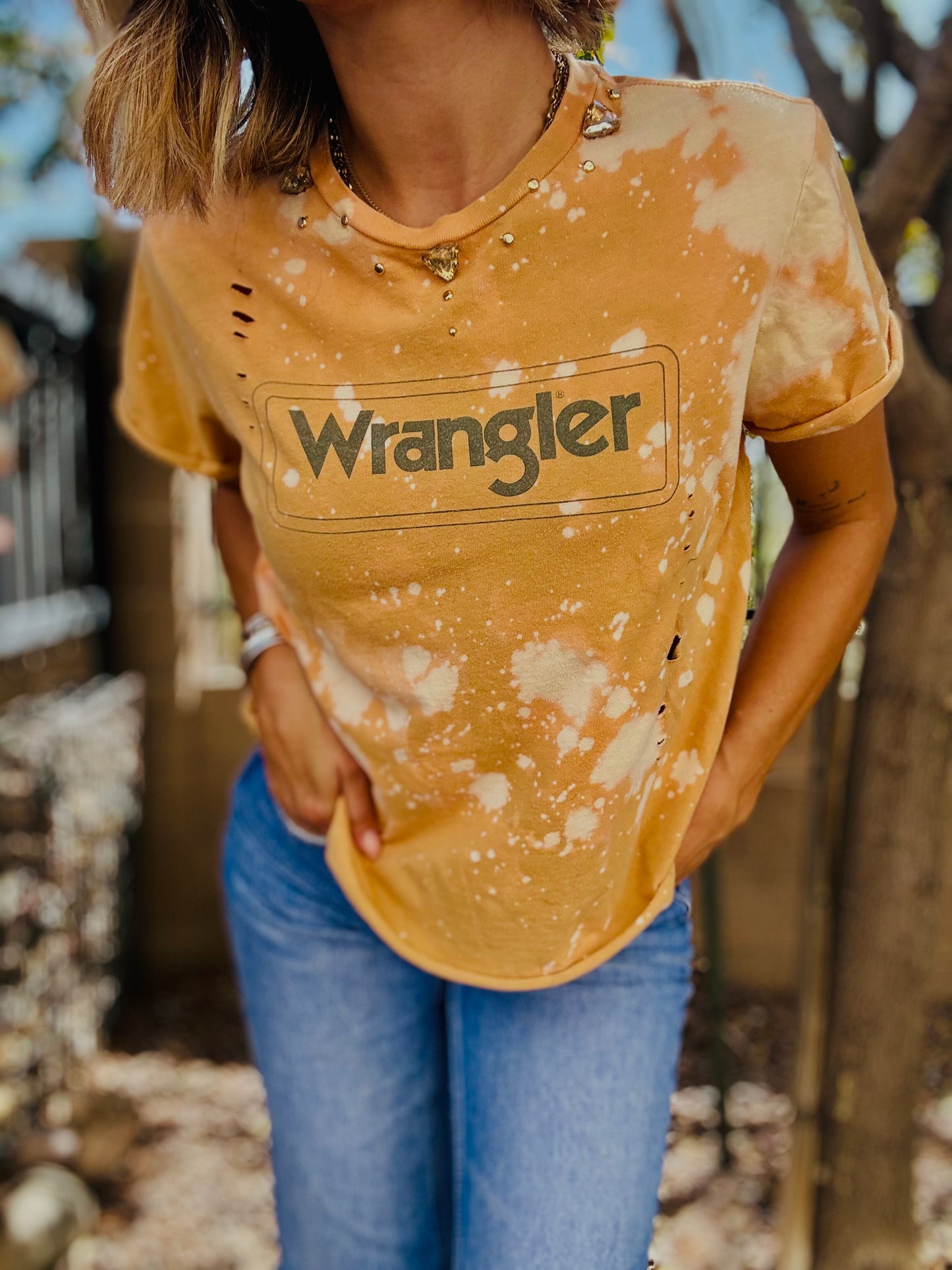 TEE-sunshine yellow cowgirl BEADED COLLAR VINTAGE GREY +DAD TEE small  fits XS cropped