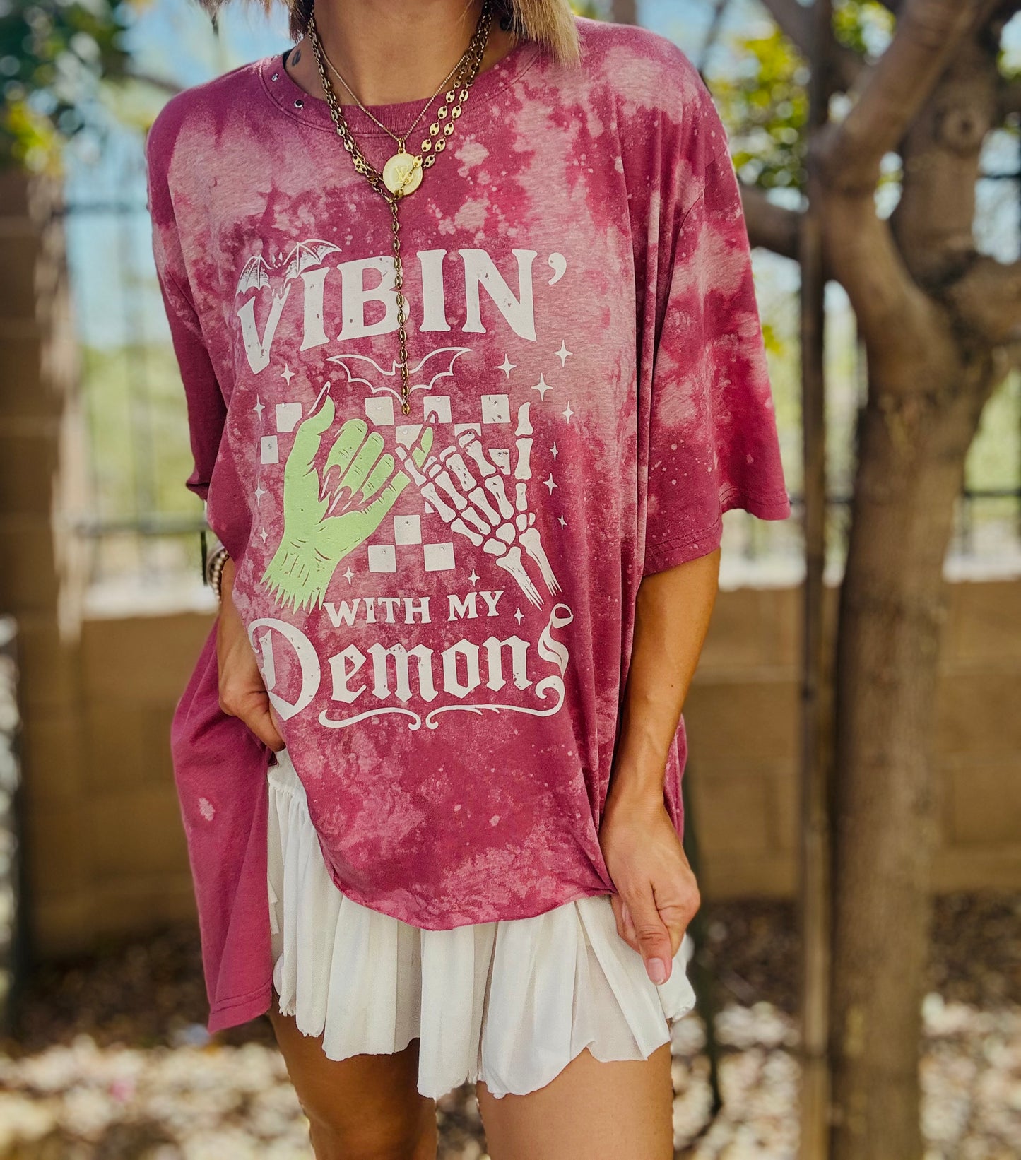 MD-Vibin with my demons- DAD TEE 2XL open back seem cut off