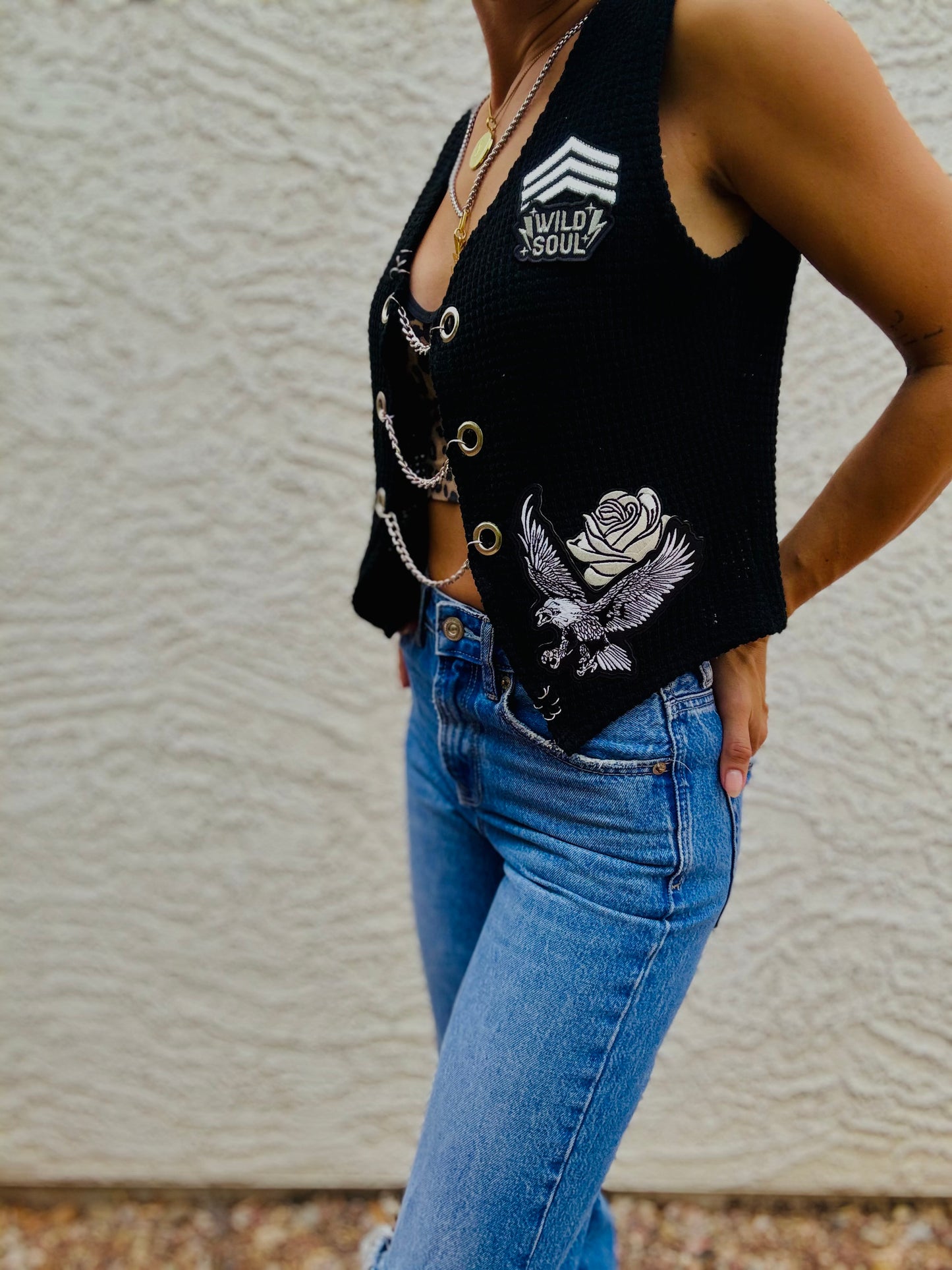 AUG- rework linen vest- eagle Wild soul white rose SIZE MEDIUM tag