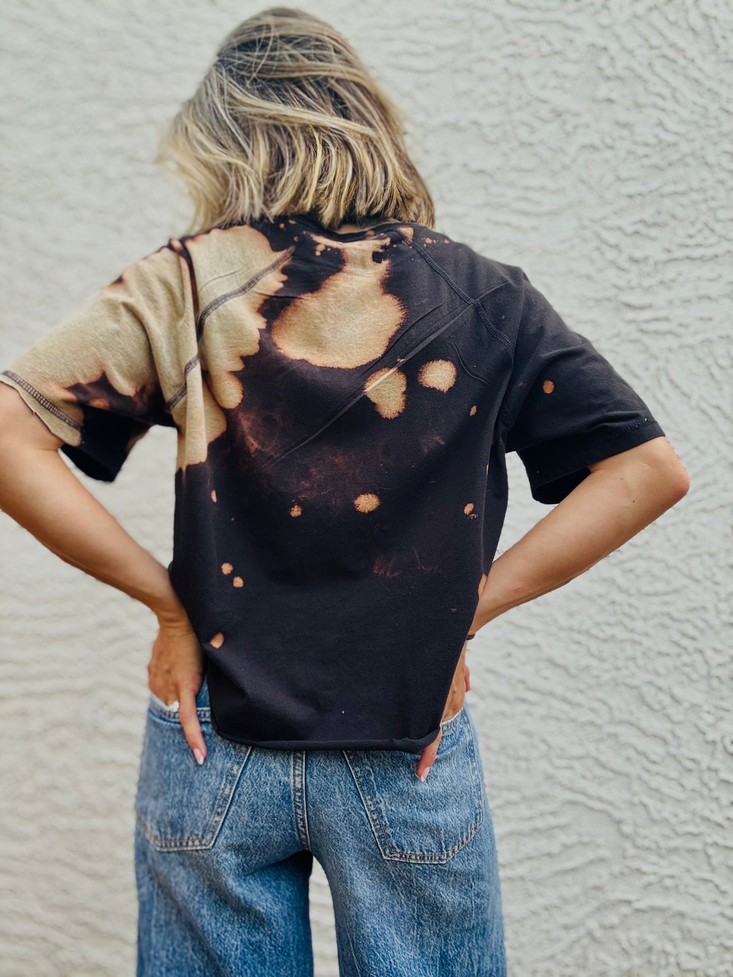 NUM-stitched hartt concho+ bronze black Tshirt MEDIUM