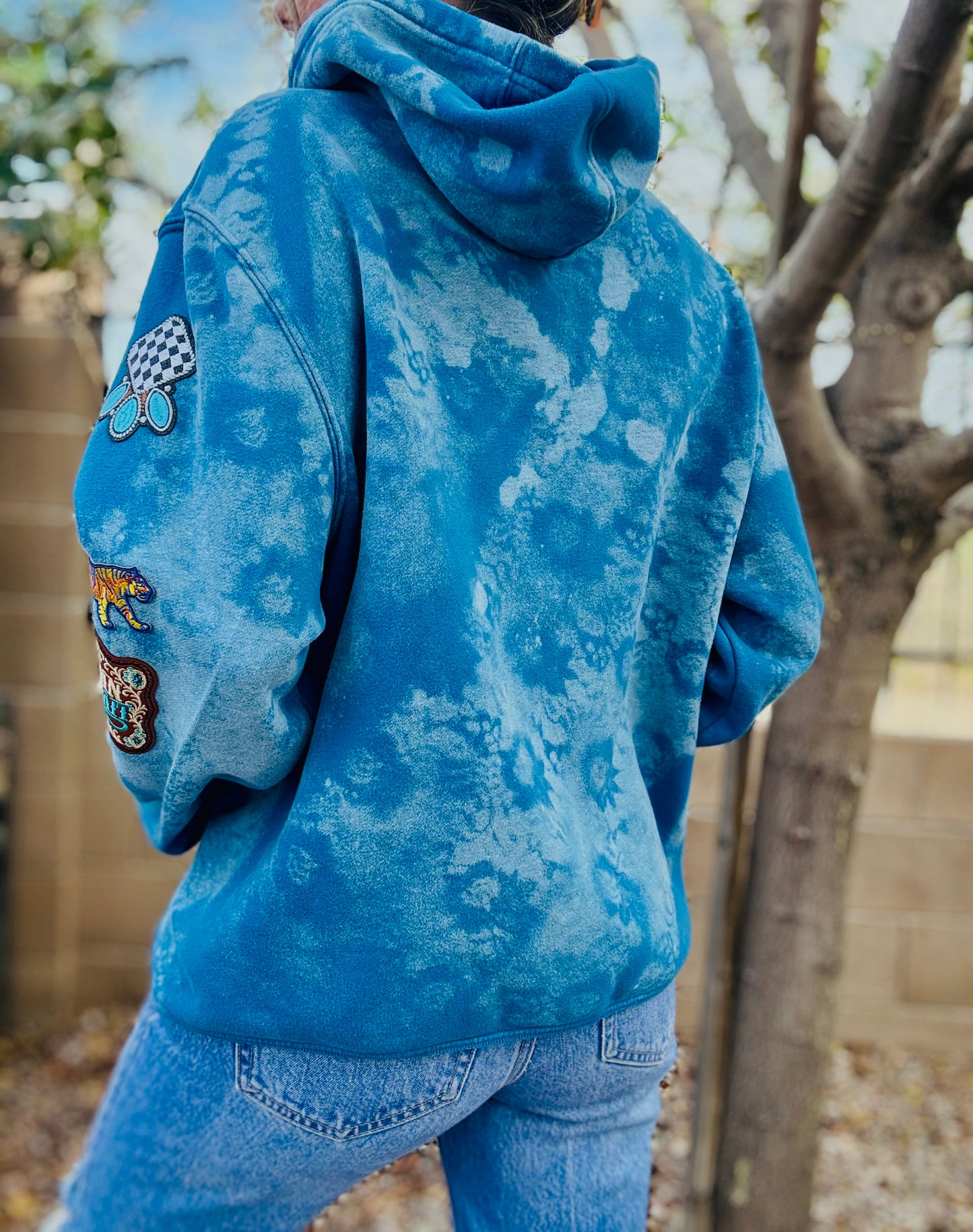 CD- NECKLACE Hoodie blue patched arm  - lace vintage wash+ Men’s unisex size LARGE - Cut off bottom band hem