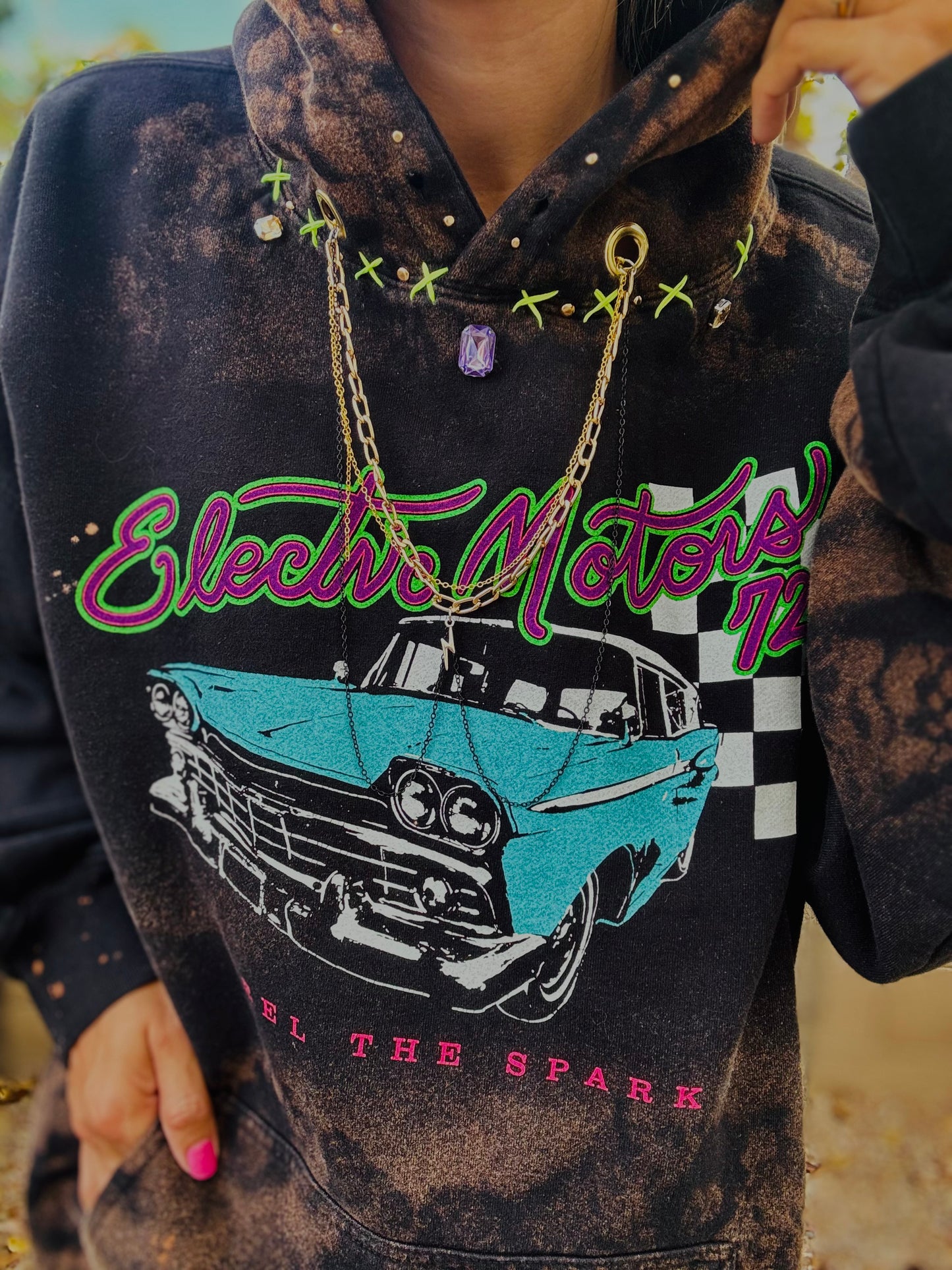 CD- NECKLACE HOODIE RETRO MOTORS BABE  - lace vintage wash+ Men’s unisex size LARGE FITS LARGE TO XL with the Cut off bottom band hem
