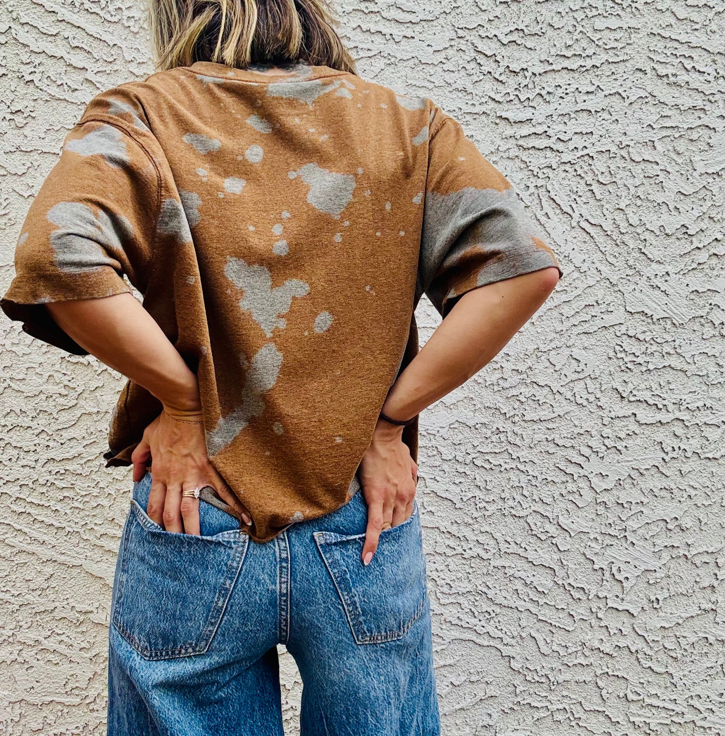 NUM-stitched hartt concho+ Bronze Tshirt MEDIUM