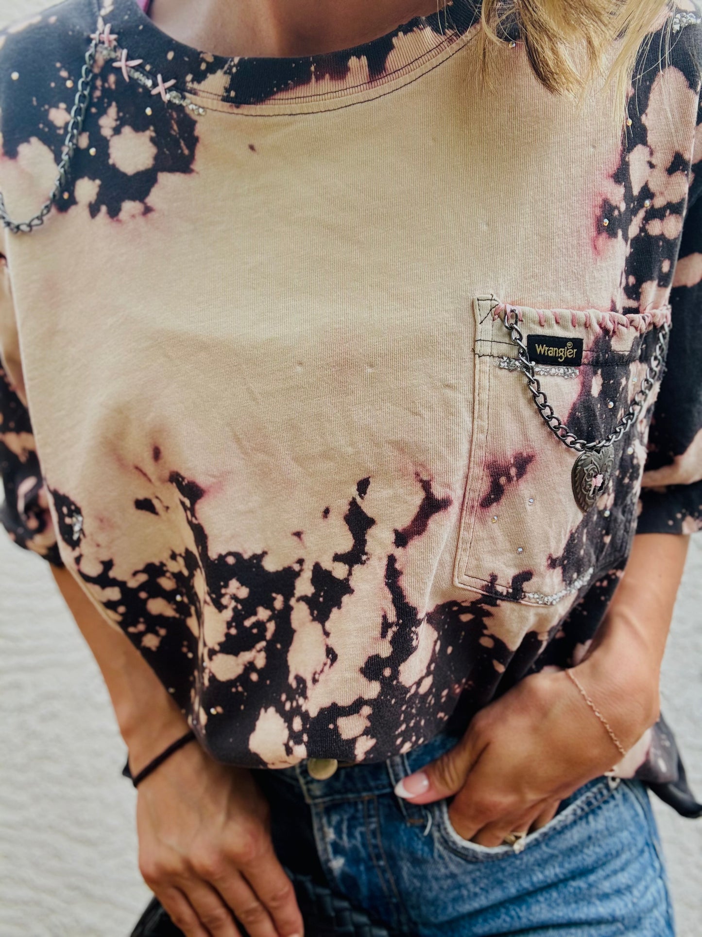 NUM-stitched wranglin concho+ deep grey Tshirt L/XL