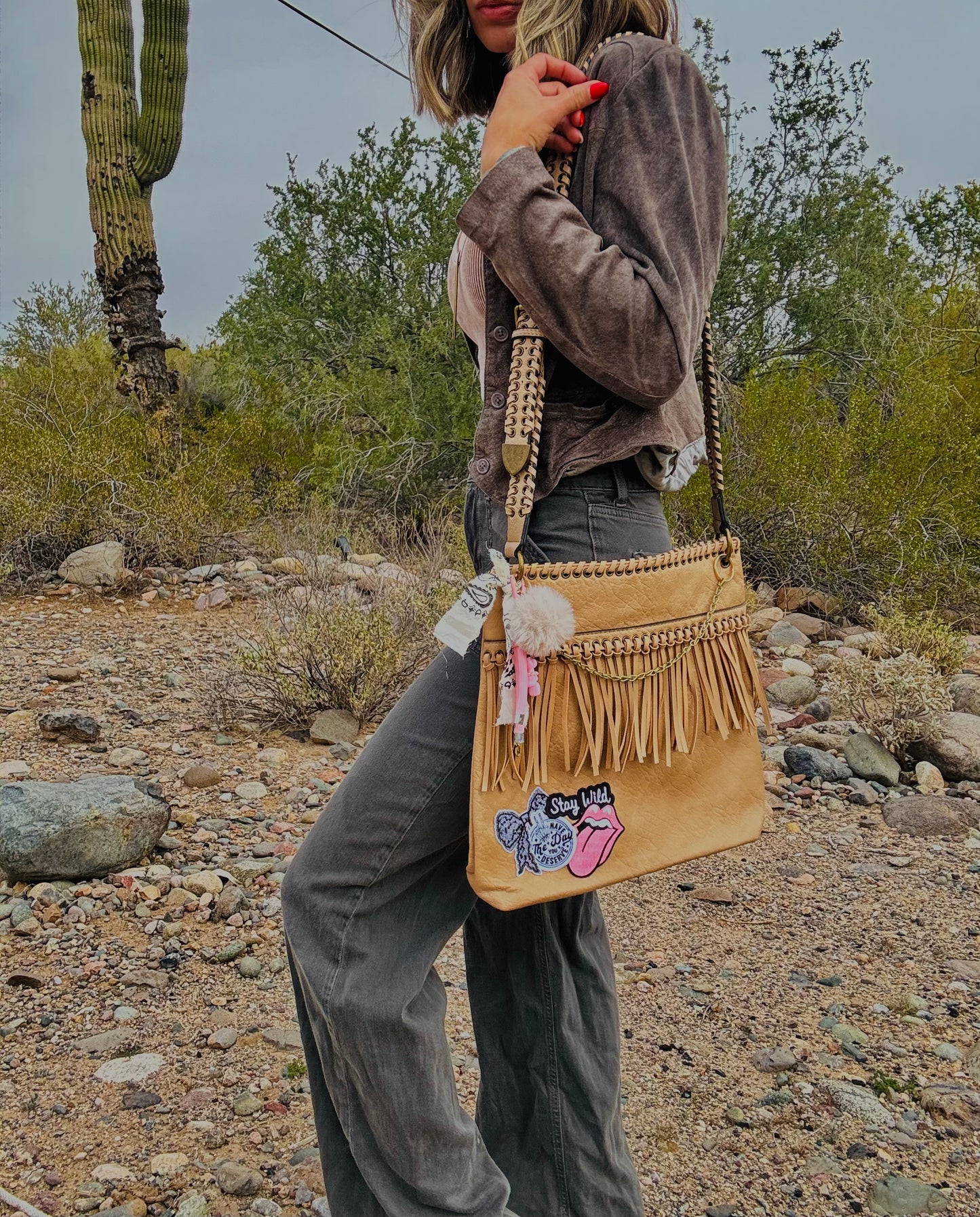 XO-day you deserve pink+- WICKENBURG FRINGE +buckle CROSSBODY