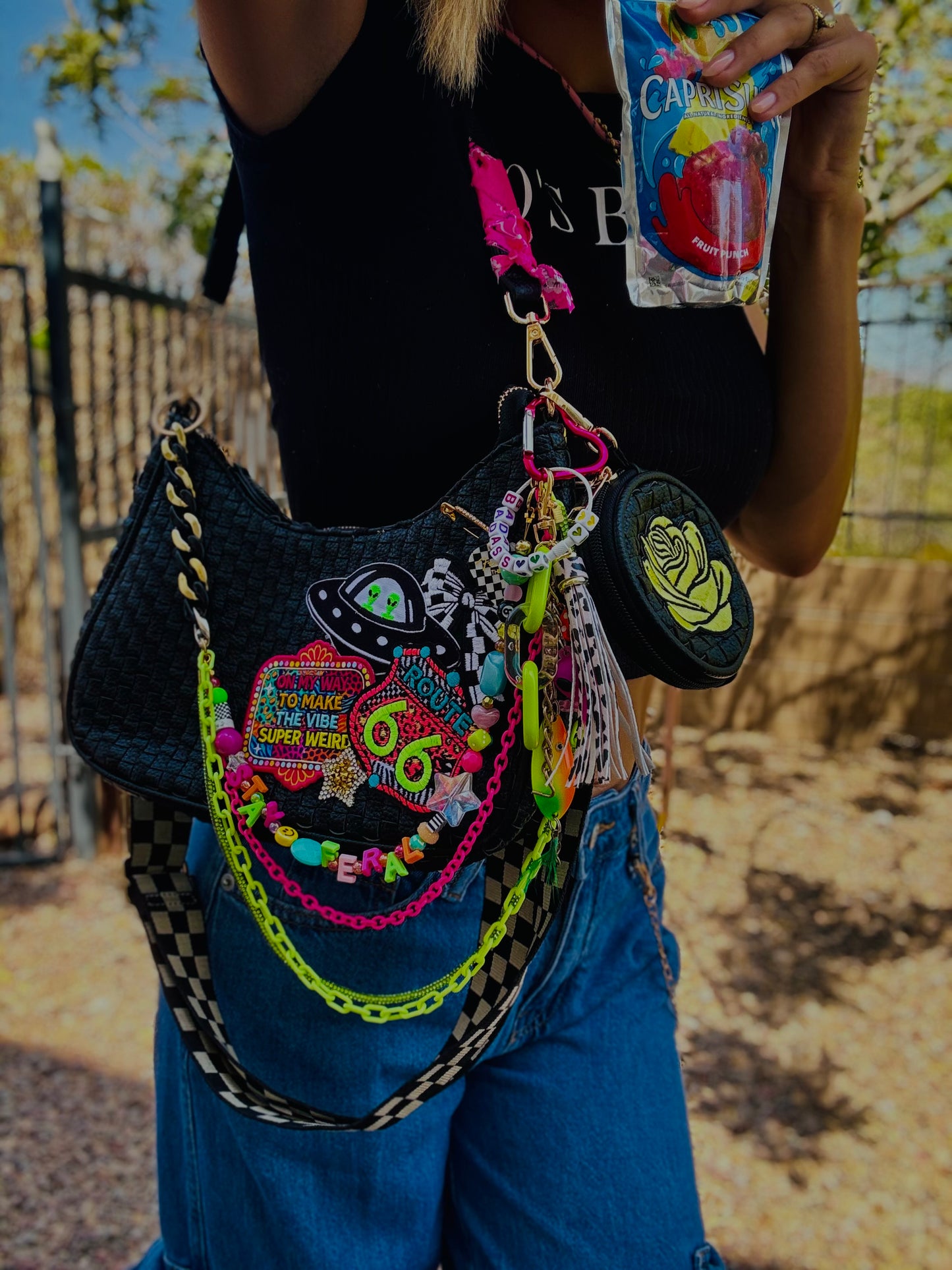 CC-embrace the weird alien babe +** The Havasu  **3 STRAPS INCLUDED