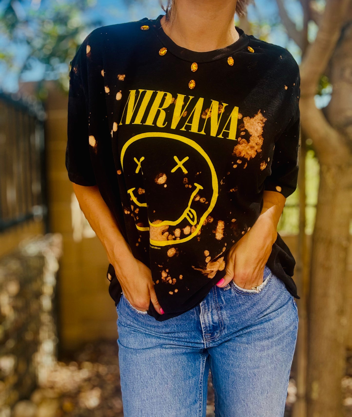 TEE-rhinestones vintage band yellow - DAD TEE slit back chain work rhinestones collar XL cropped