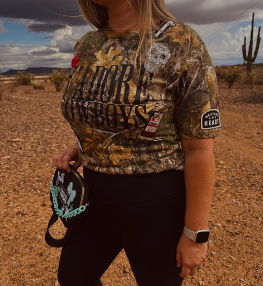 VT- COWBOYS rhinestone skull cash and other western babe patches   - REALTREE CAMO TSHIRT