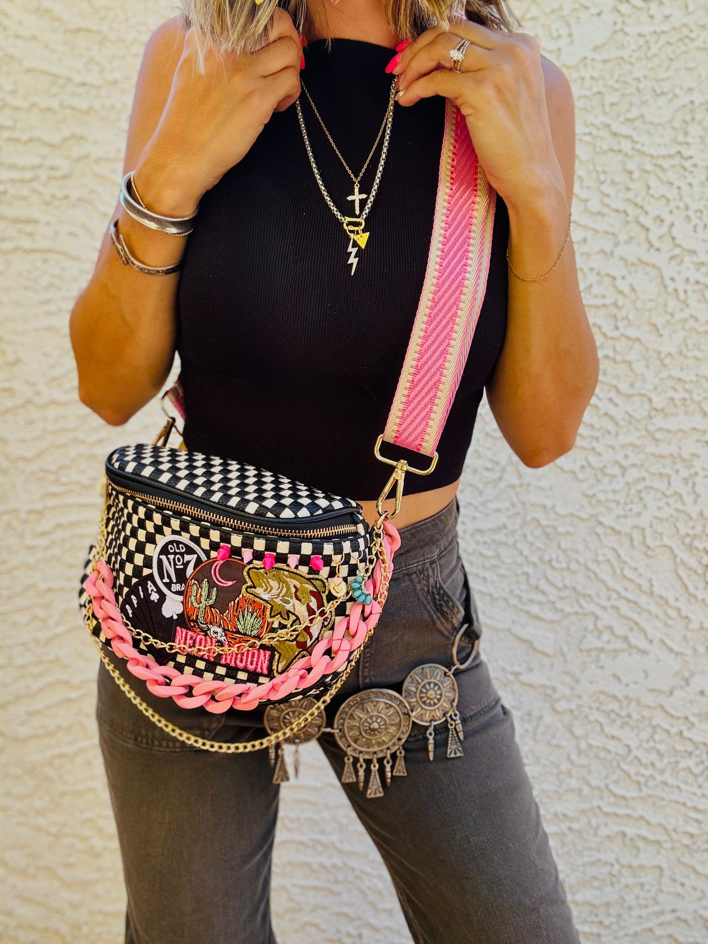 BBBC-neon moon pink bombshell ++ multiple buttons and charms￼+PHOENIX BAG