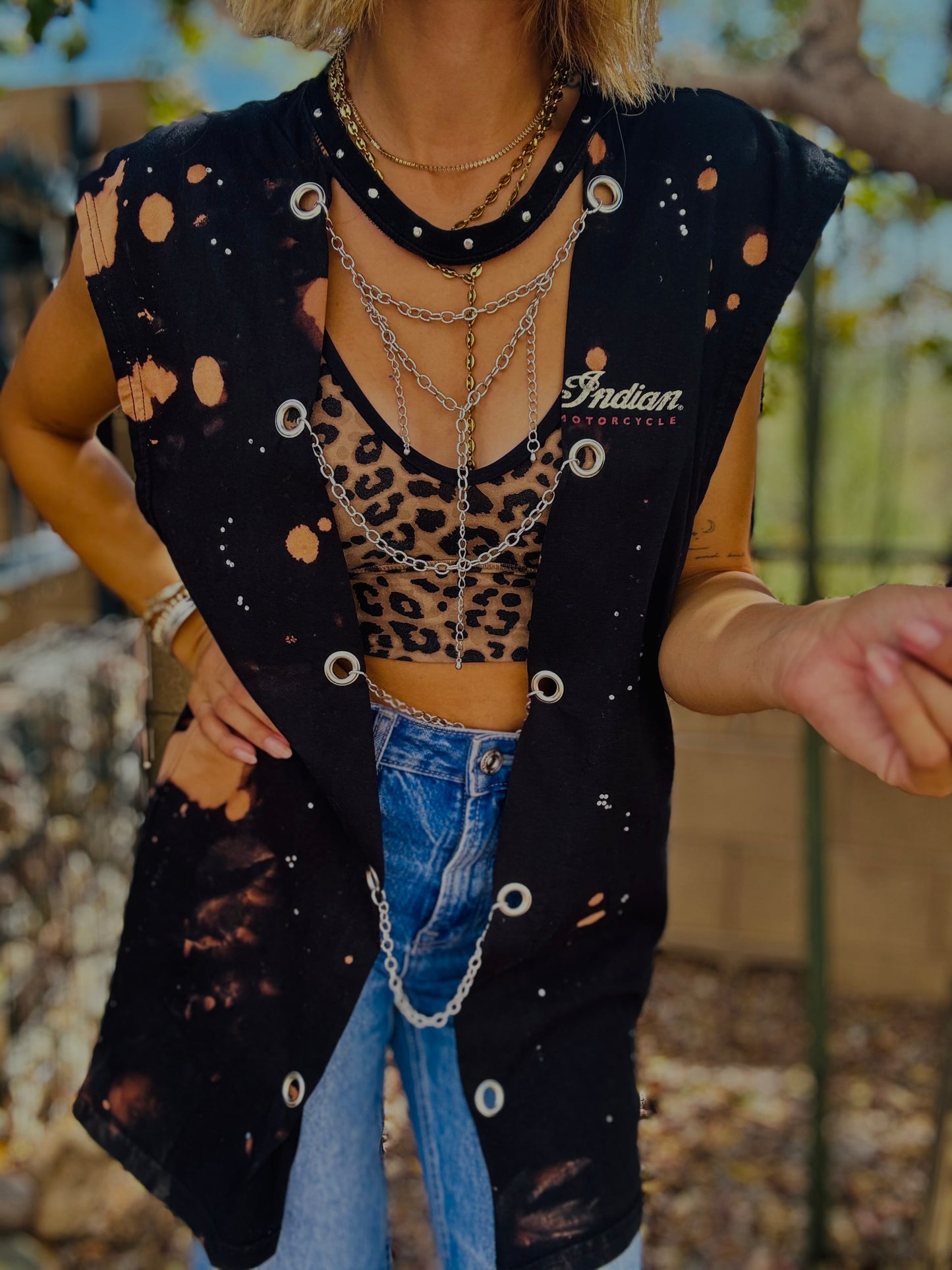 TEE- vintage moto+DAD TEE LARGE  split front chains FULL LENGTH