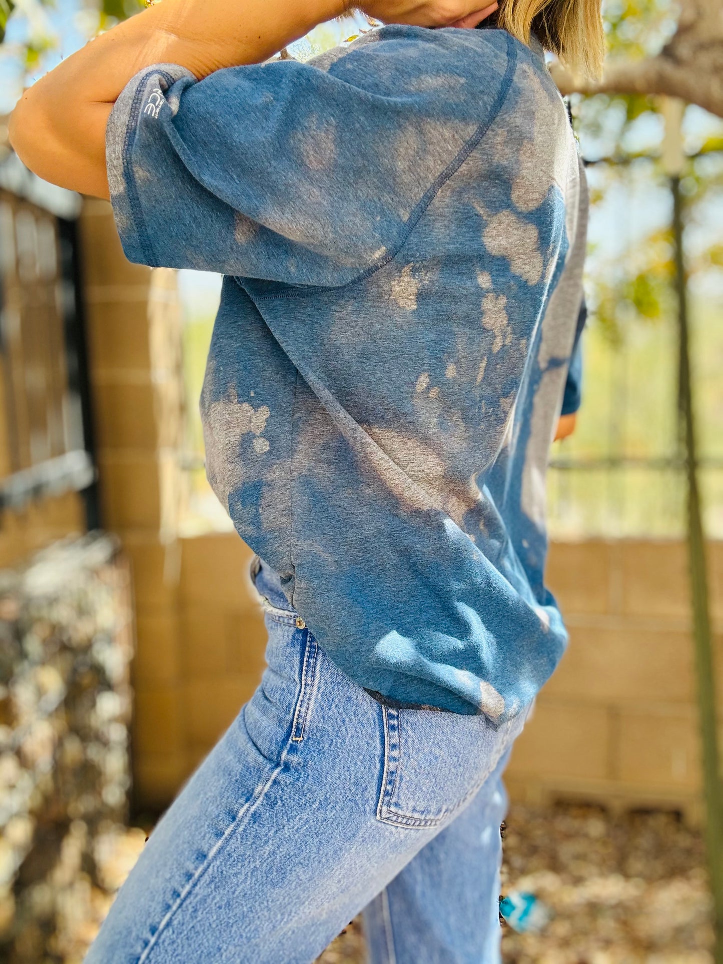 MD- printed blue ghostie +HUSBAND POCKET SHIRT -LARGE