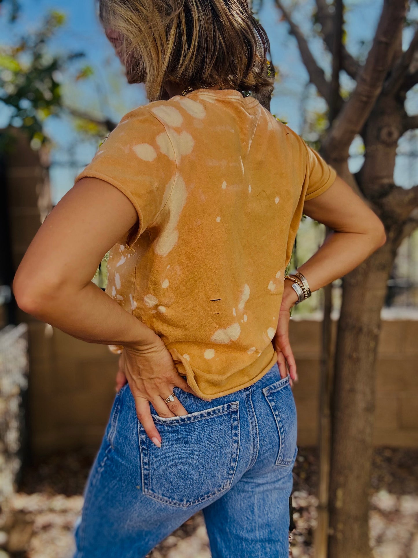 TEE-sunshine yellow cowgirl BEADED COLLAR VINTAGE GREY +DAD TEE small  fits XS cropped