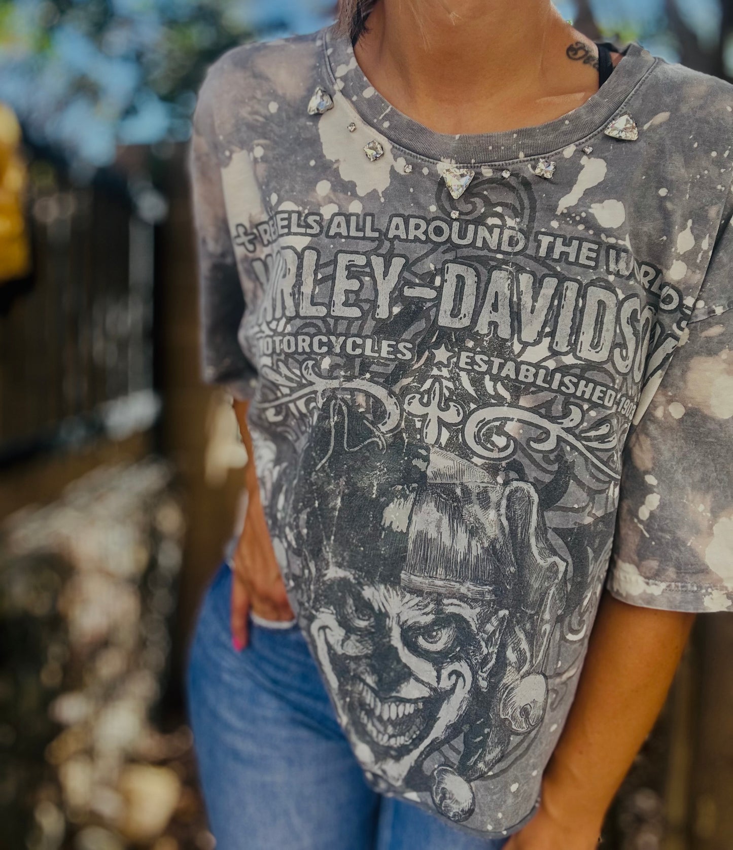 TEE-rhinestones vintage bike distressed grey- DAD TEE slit 1/2 back chain work rhinestones collar XL cropped
