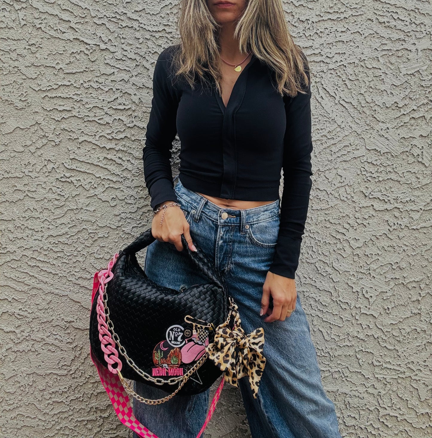 AM-Neon Moon bombshell *CHANDLER BAG** black