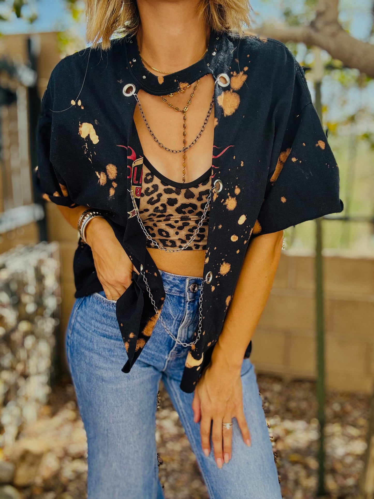 TEE-bike babe - DAD TEE XL  split front with chains cropped
