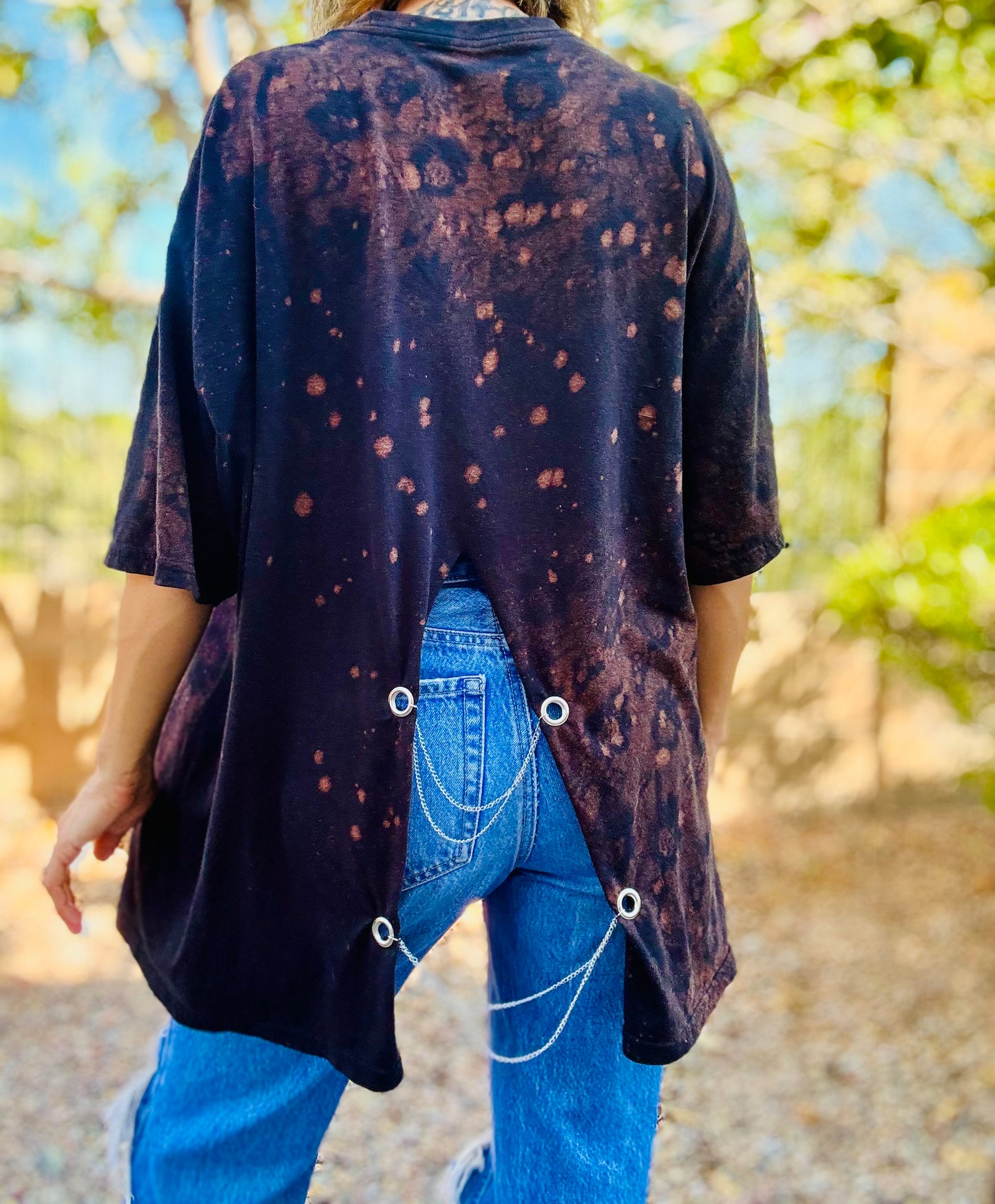 TEE-RHINE….STONED band babe   - slit back chain work rhinestoned collar rhinestones DAD TEE 2XL