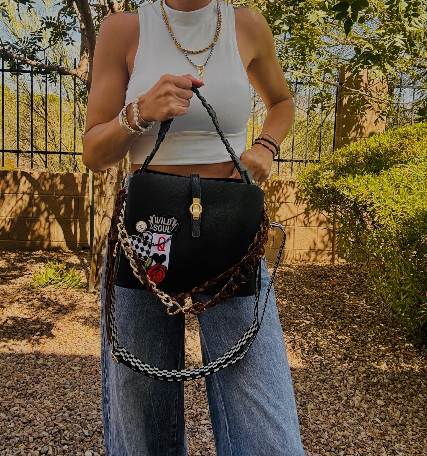 UM- QUEEN WILD SOUL+black bag with checkered  guitar strap￼ *TOMBSTONE*