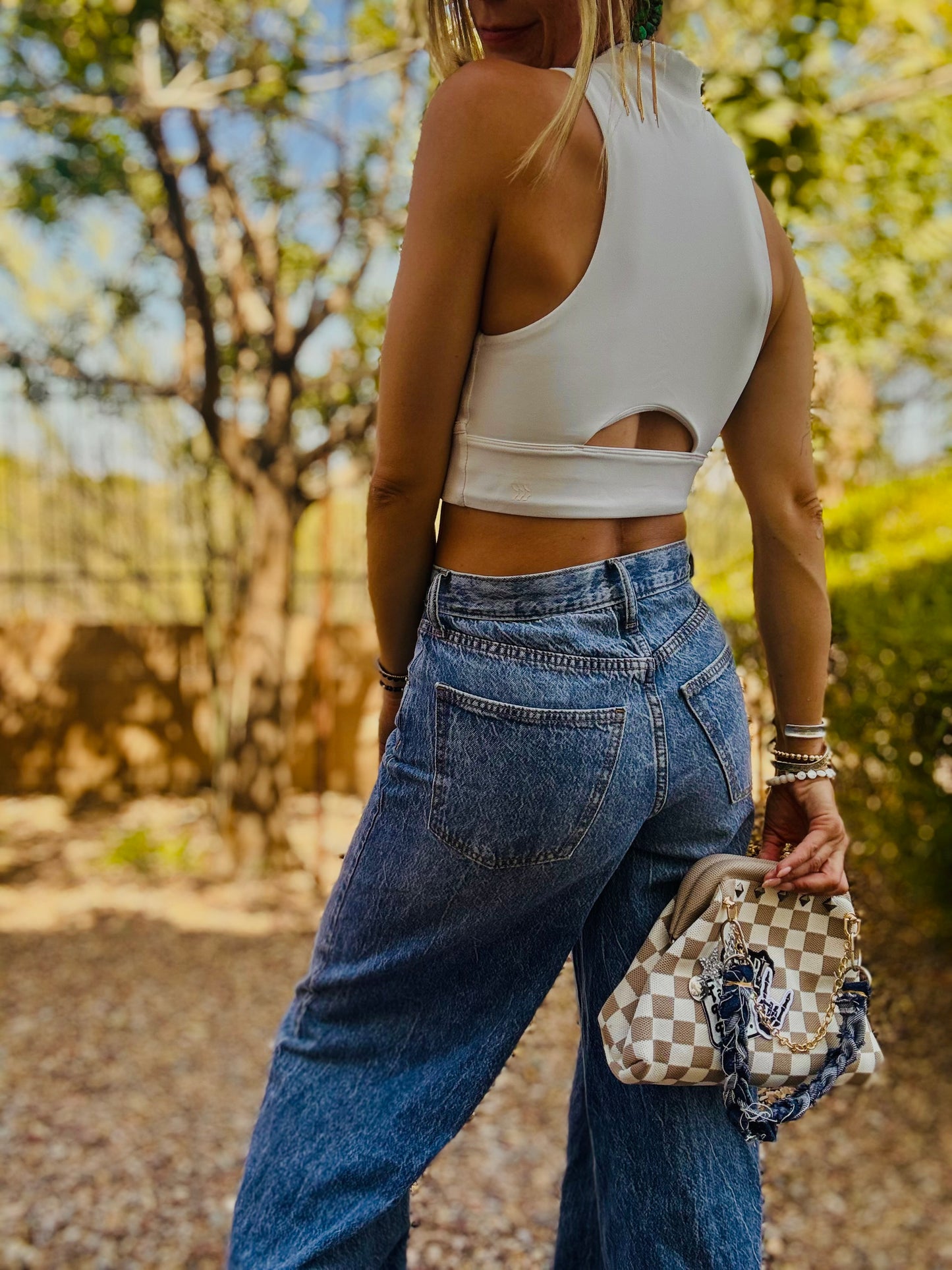 UM-TAKE IT EASY WILD SOUL CHECKERED CRÈME AND WHITE +** LIZZIE KISS CLUTCH￼**