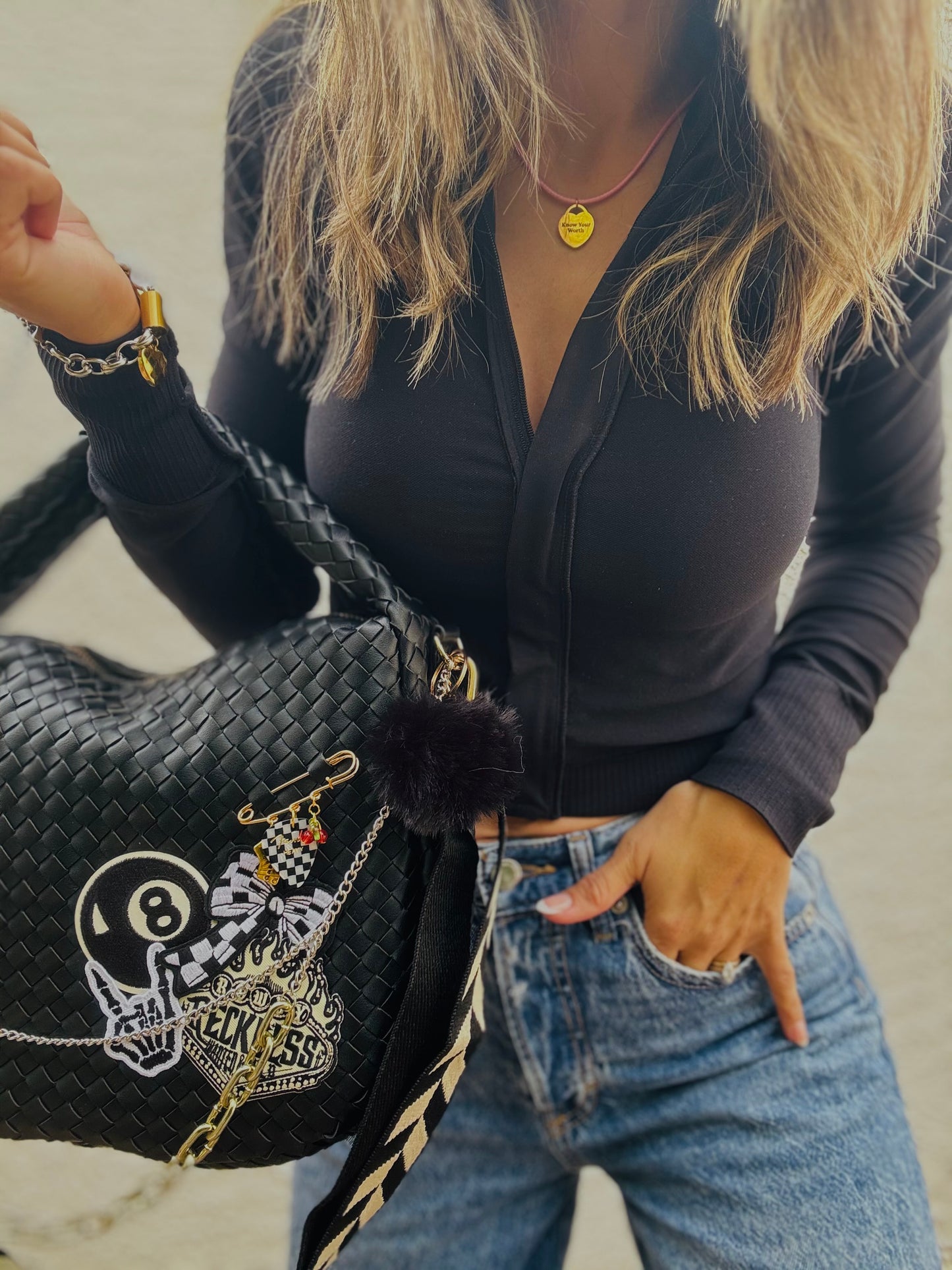 AM-she’s recklace *CHANDLER BAG** black