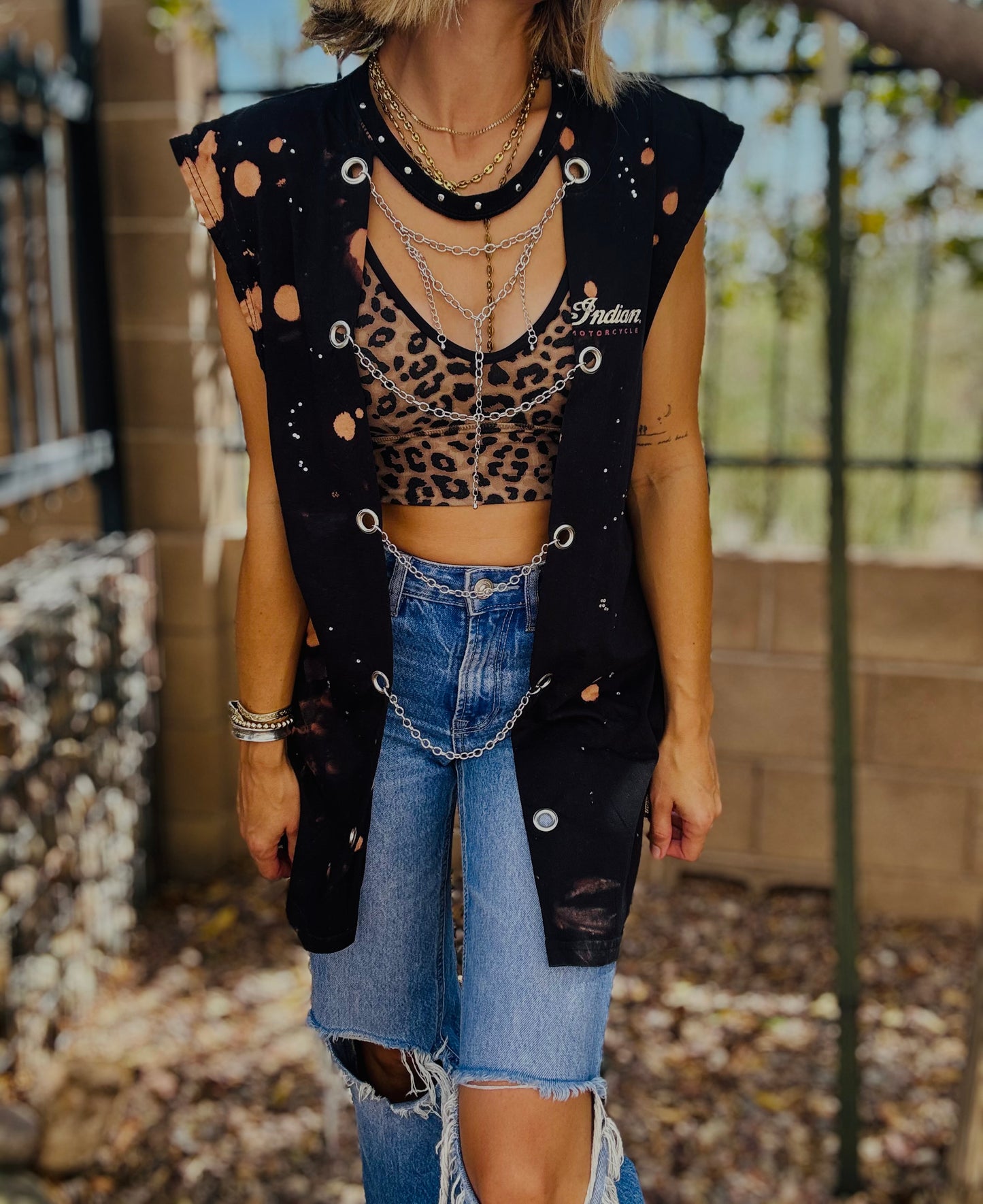 TEE- vintage moto+DAD TEE LARGE  split front chains FULL LENGTH