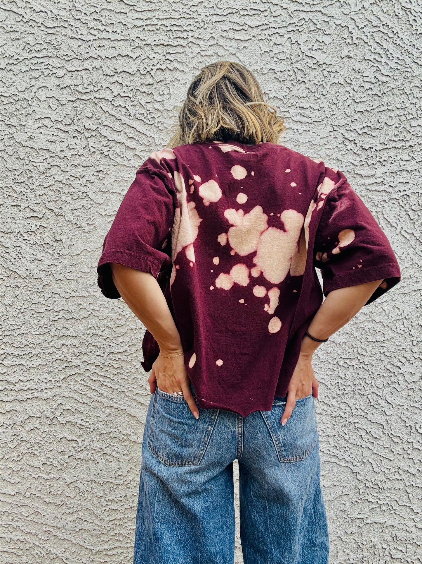 NUM-stitched hartt concho+ Merlot red  Tshirt LARGE