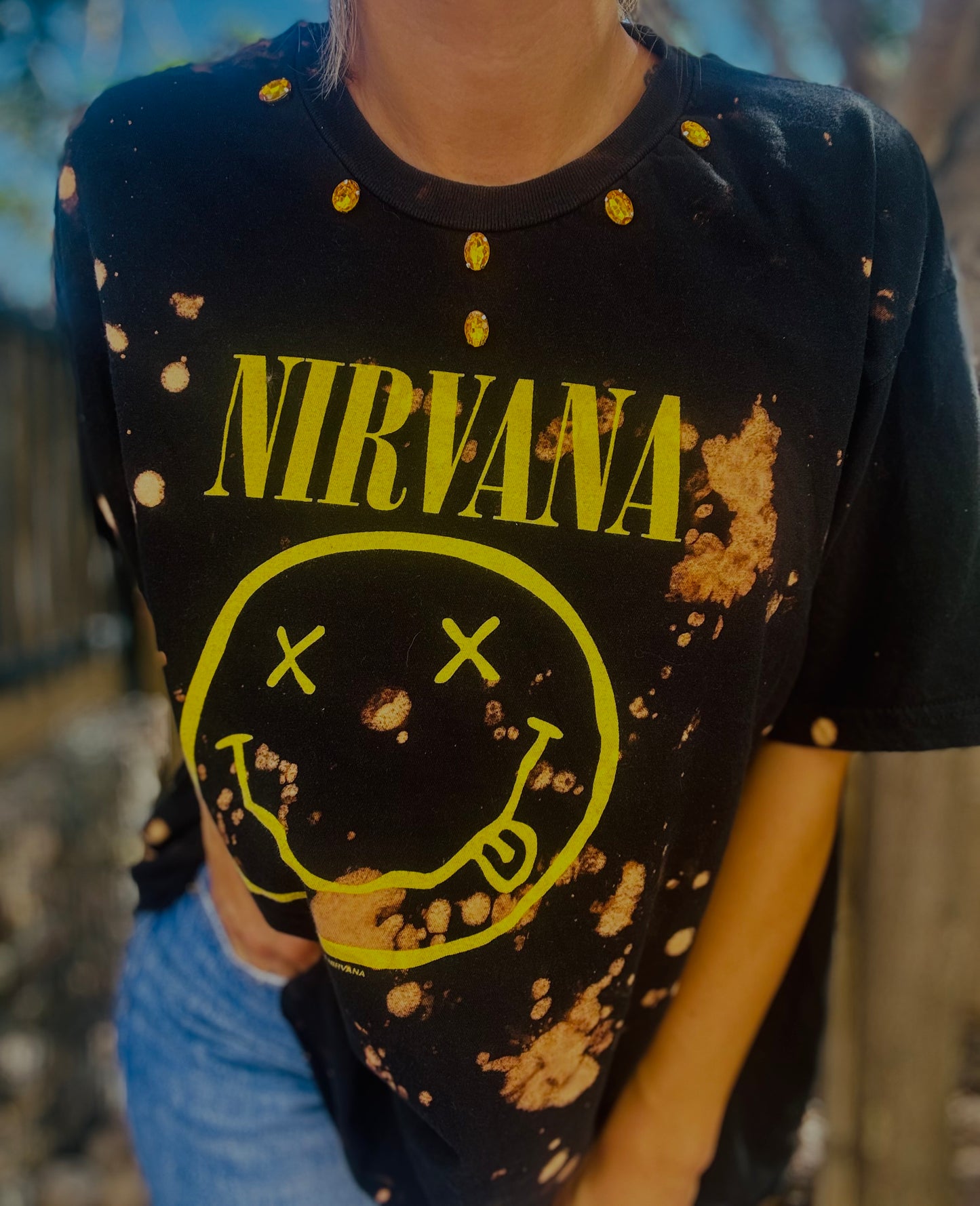 TEE-rhinestones vintage band yellow - DAD TEE slit back chain work rhinestones collar XL cropped