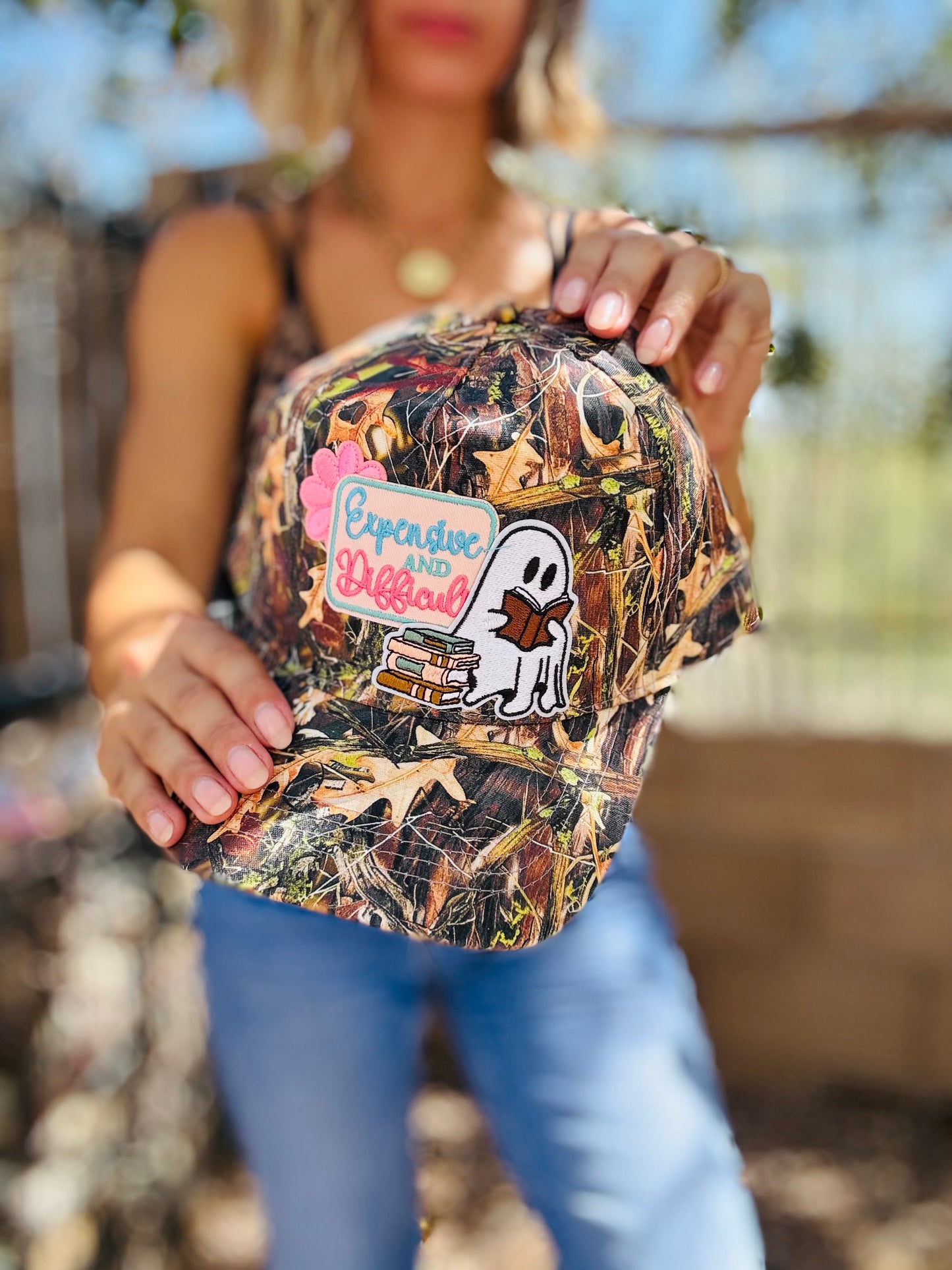 MD- expensive and difficult book CAMO GHOSTIE TRUCKER- SNAPBACK REALT CAMO PRINT