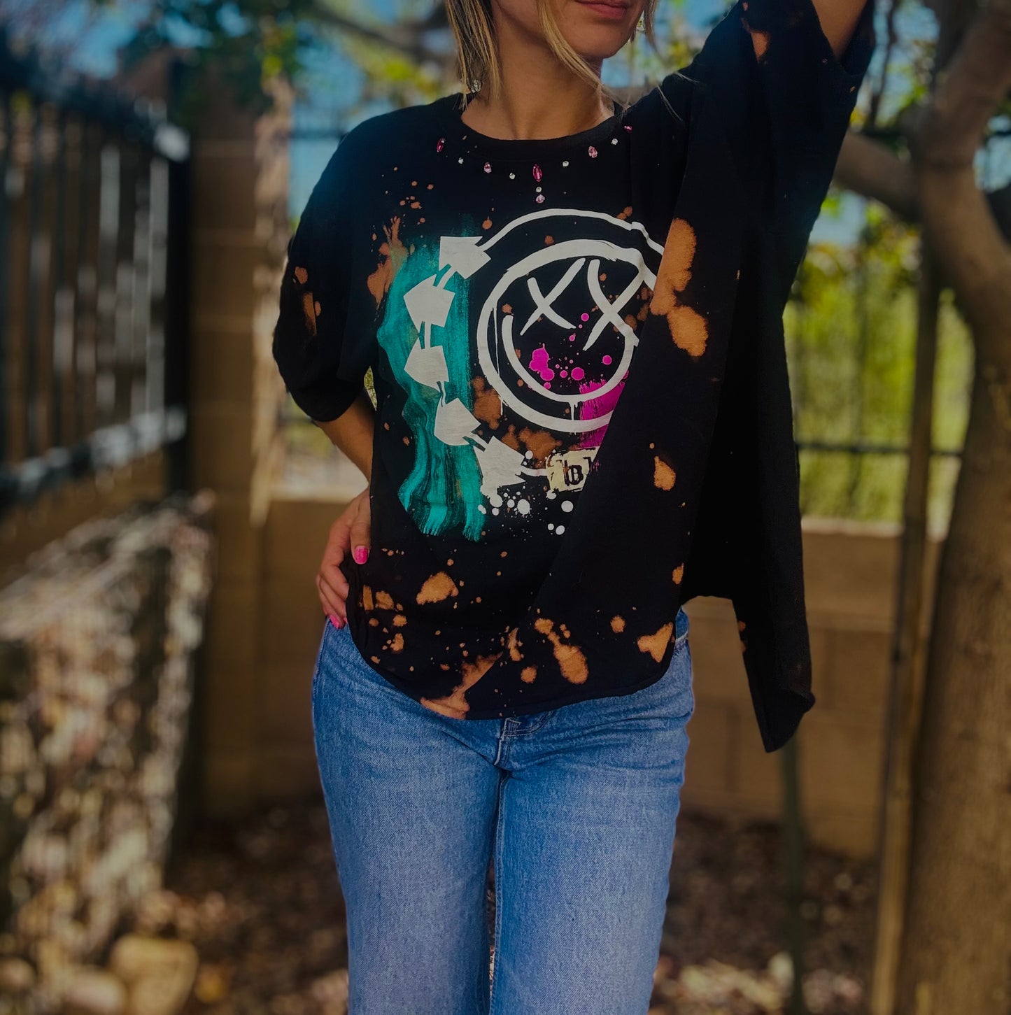 TEE-rhinestones y2k  band baddie pink - DAD TEE slit back chain work rhinestones collar 2XL cropped