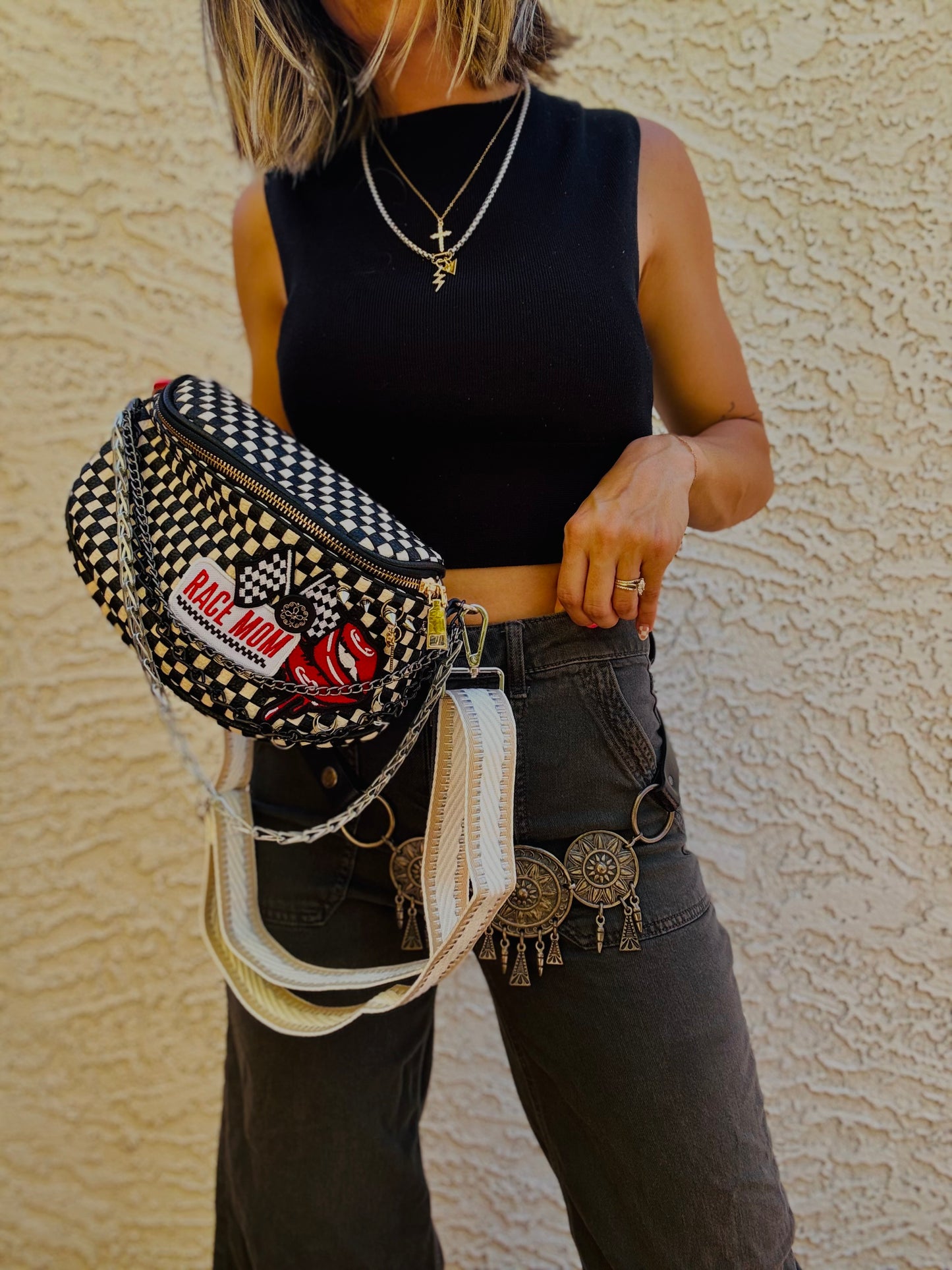 BBBC-race mom ++ multiple buttons and charms ￼+PHOENIX BAG