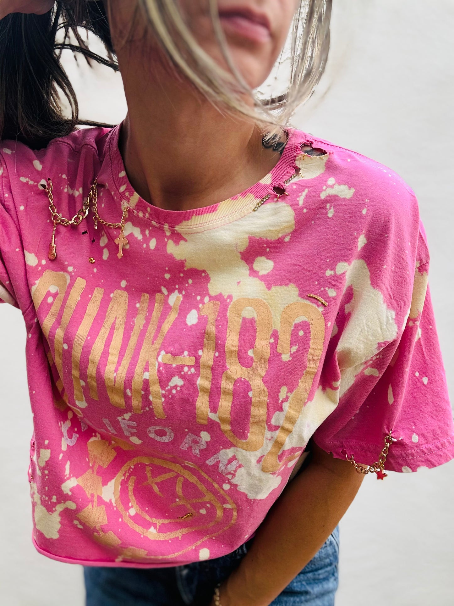 VTS-  pink bombshell band babe+ Vixen Tshirt