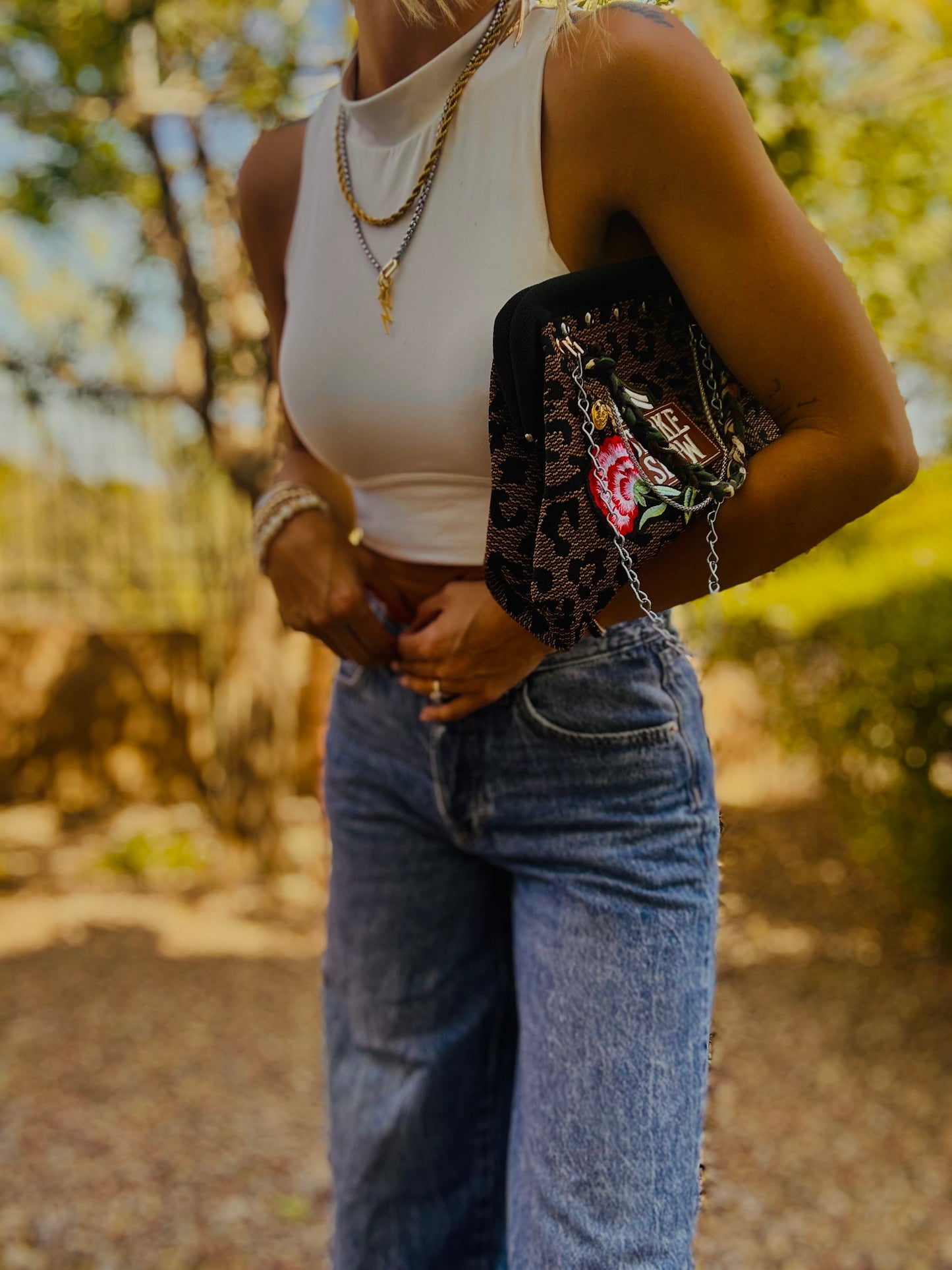 UM-SMOKESHOW LEOPARD BLACK AND BROWN +** LIZZIE KISS CLUTCH￼**