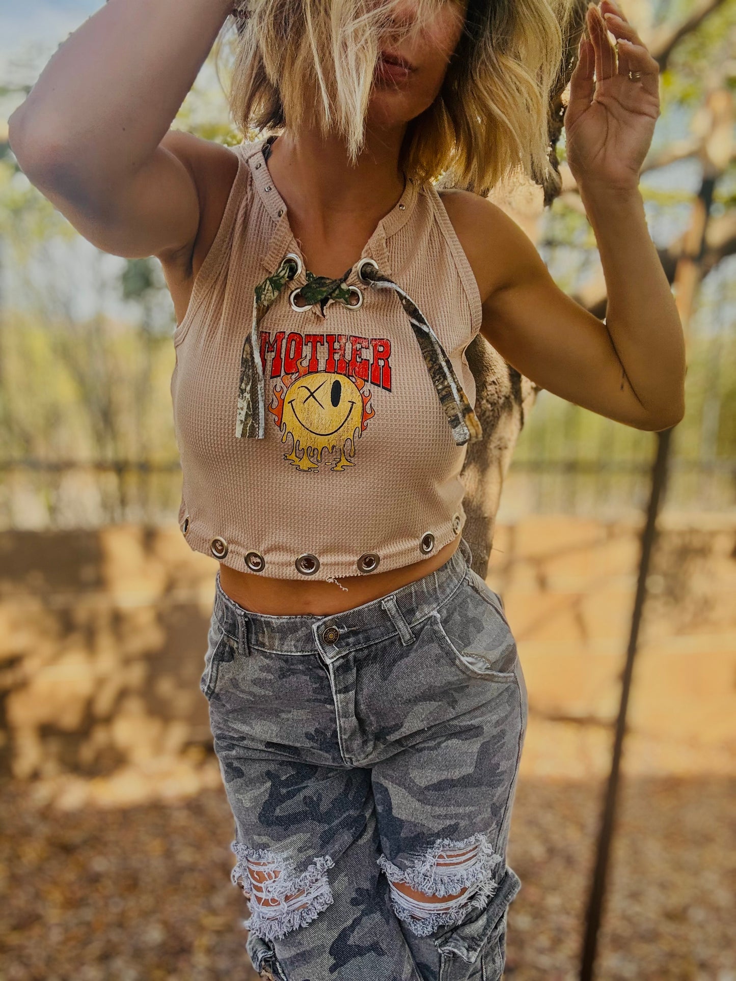HMT-MOTHER SMILEY+ HEAVY METAL CROP TANK size MEDIUM