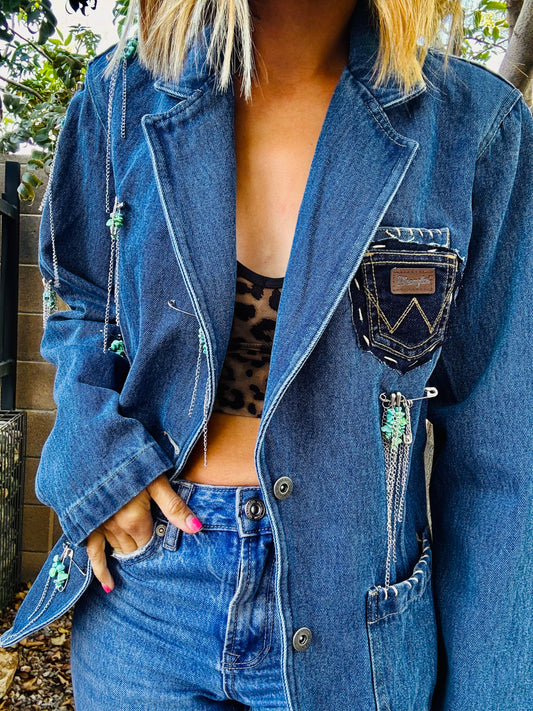 23-denim and turquoise fringe blazer - Size MEDIUM women’s fit blazer genuine denim