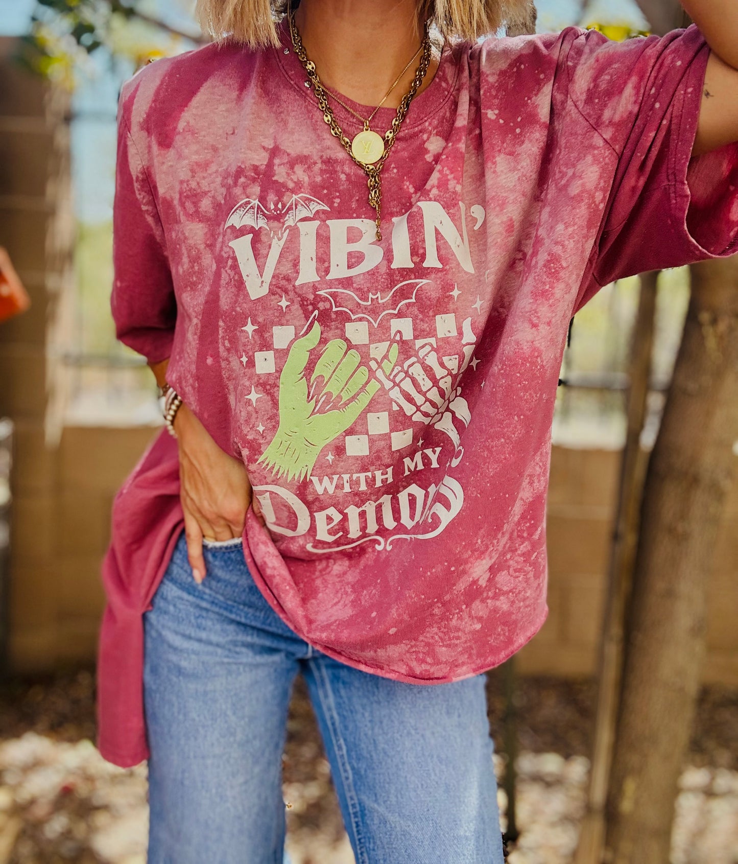 MD-Vibin with my demons- DAD TEE 2XL open back seem cut off