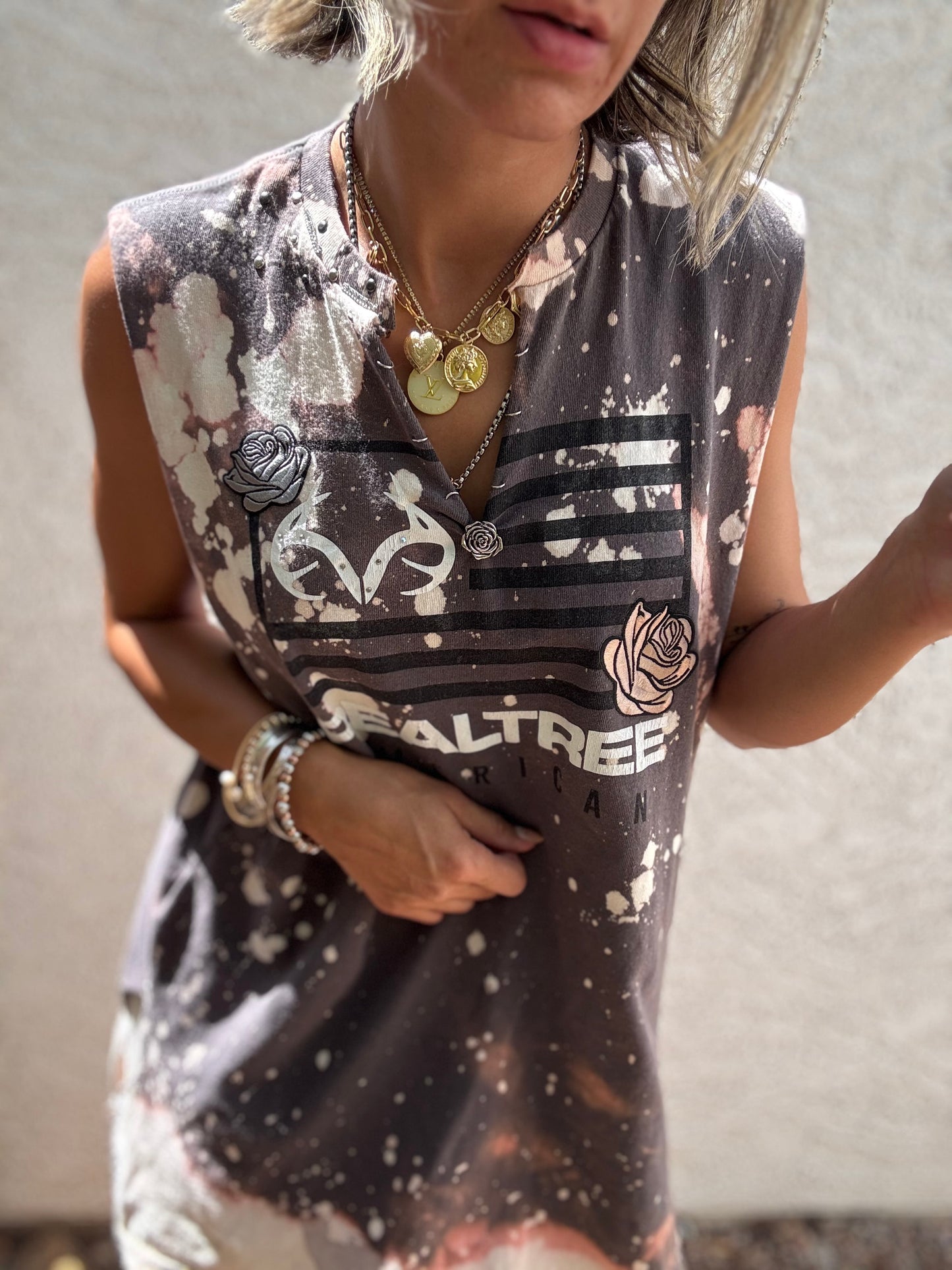 TEE-Hunting baddie - DAD TEE MENS LARGE made to wear like dress with skirt or shirts underneath fits like a S/M