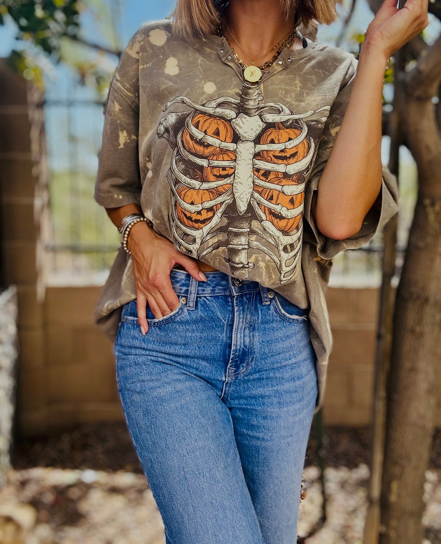 MD-vintage rib cage  - DAD TEE XL BUT LOOSE XL WITH OPEN BACK